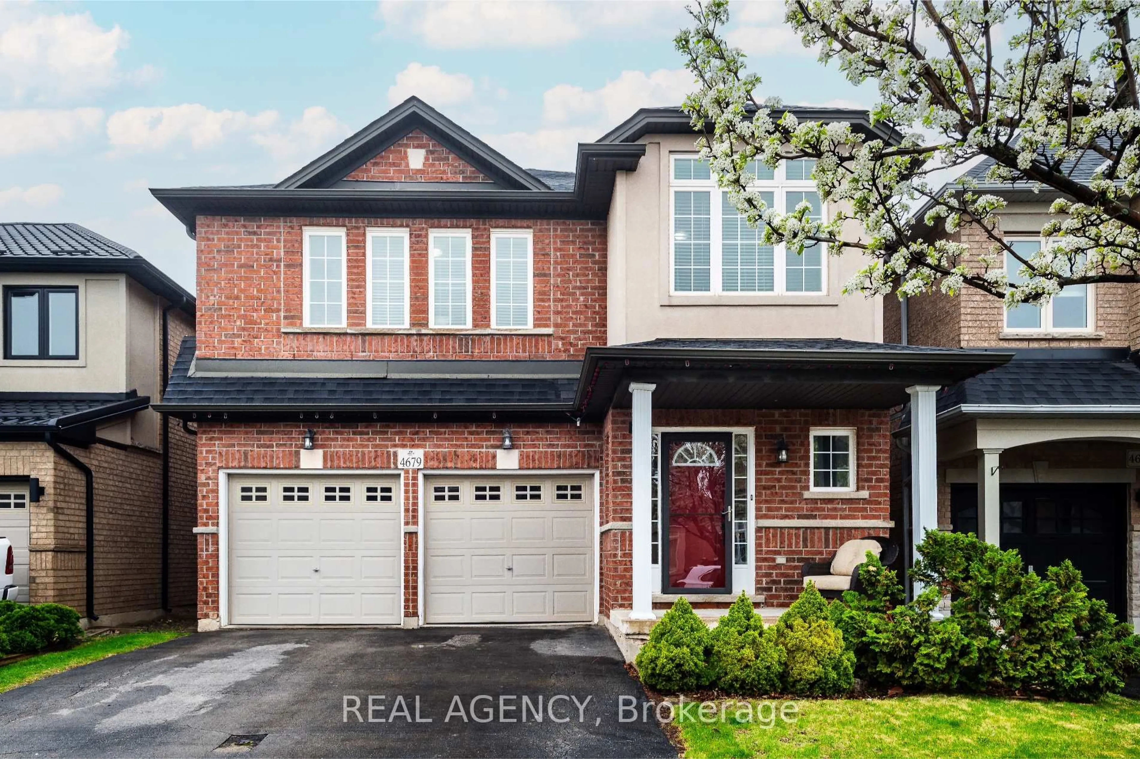 Home with brick exterior material, street for 4679 Webb St, Burlington Ontario L7M 0E3