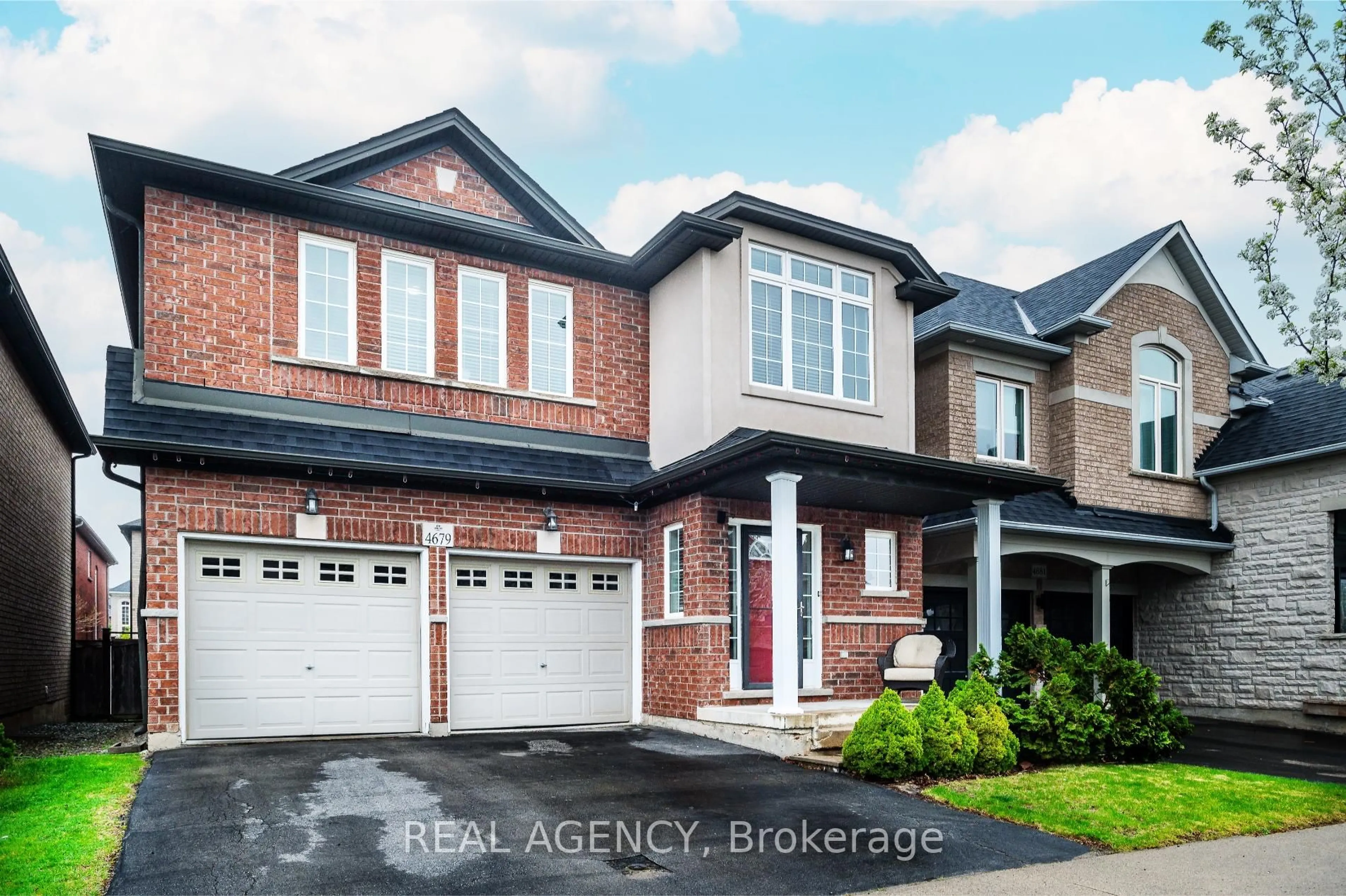 Home with brick exterior material, street for 4679 Webb St, Burlington Ontario L7M 0E3