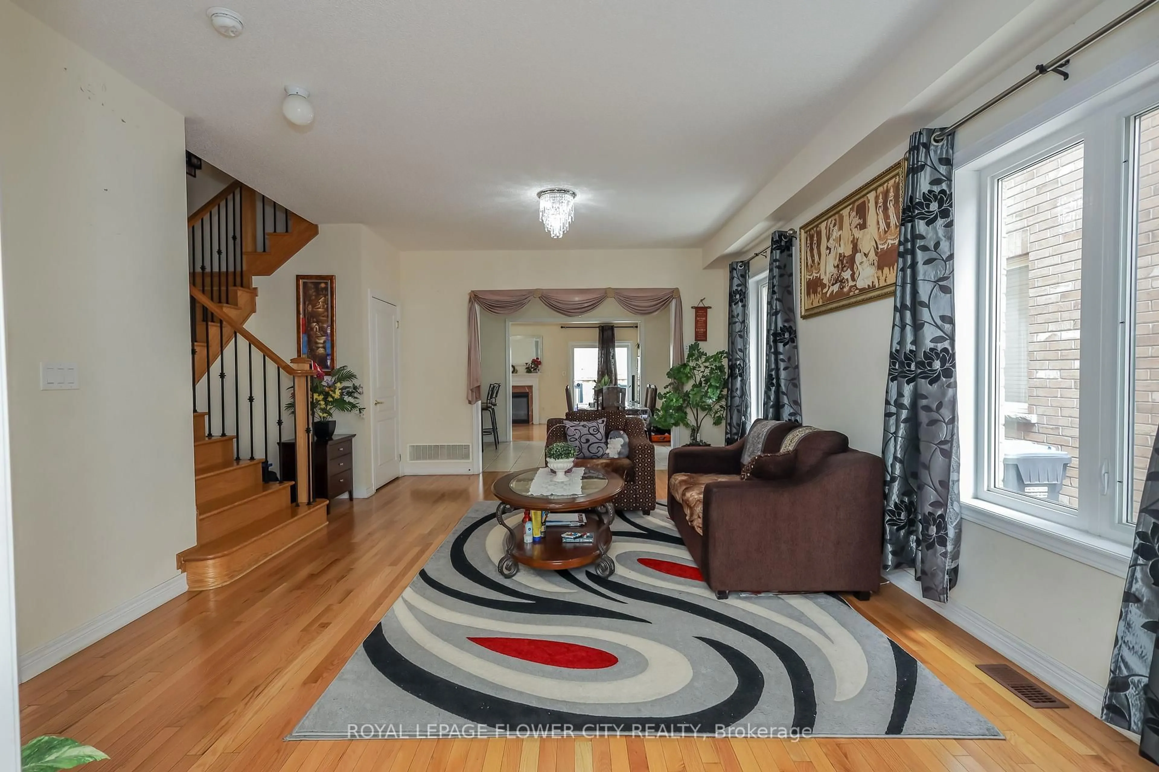Unknown for 8 Washburn Rd, Brampton Ontario L6P 3V7
