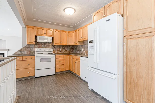 Additional property image - 18 MILES St