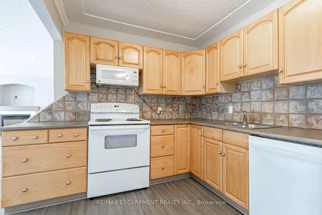 Additional property image - 18 MILES St