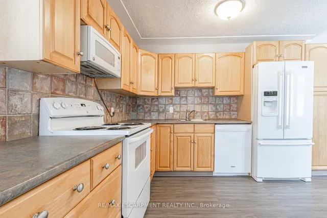 Additional property image - 18 MILES St