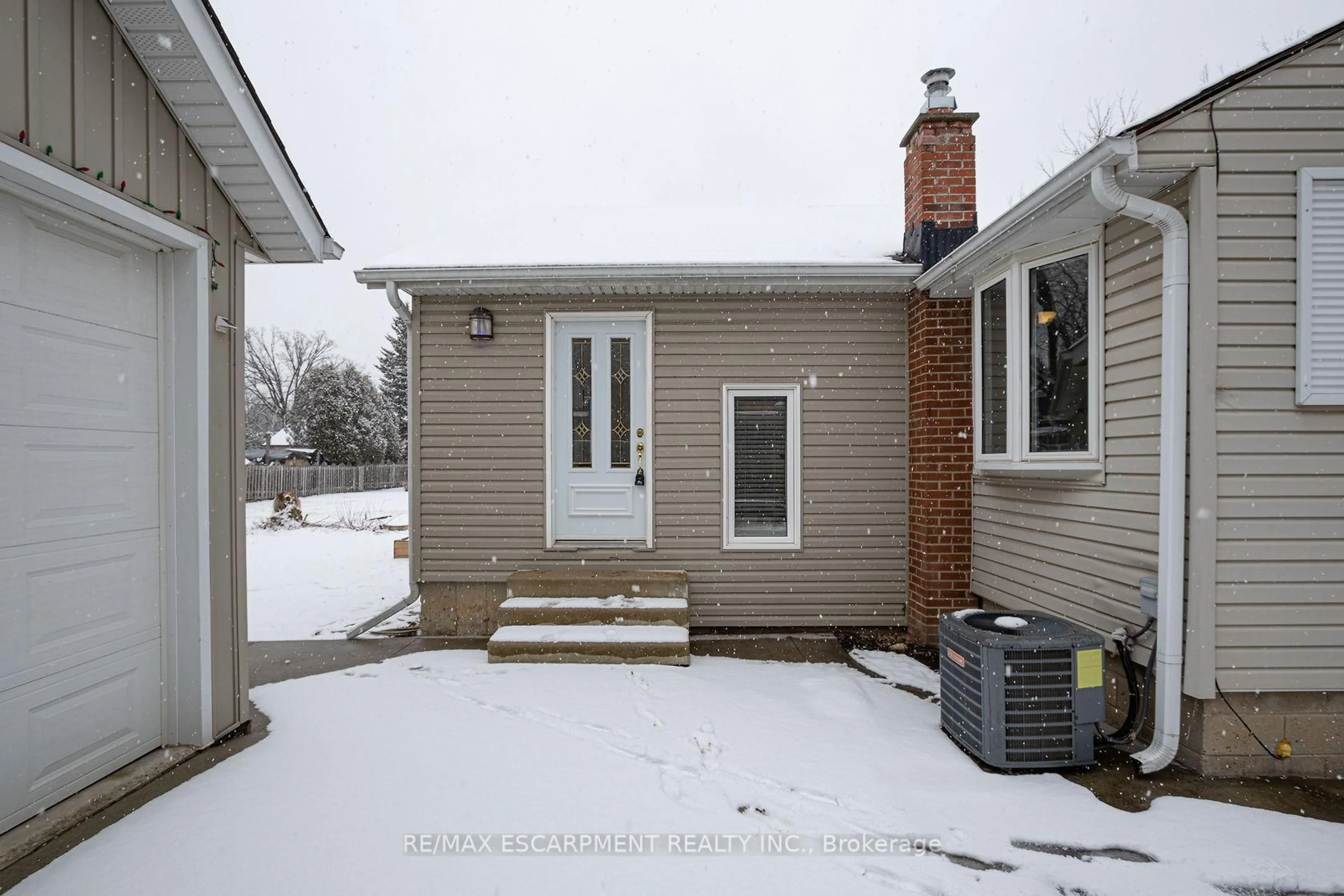 Unknown for 18 MILES St, Milton Ontario L9T 1E4