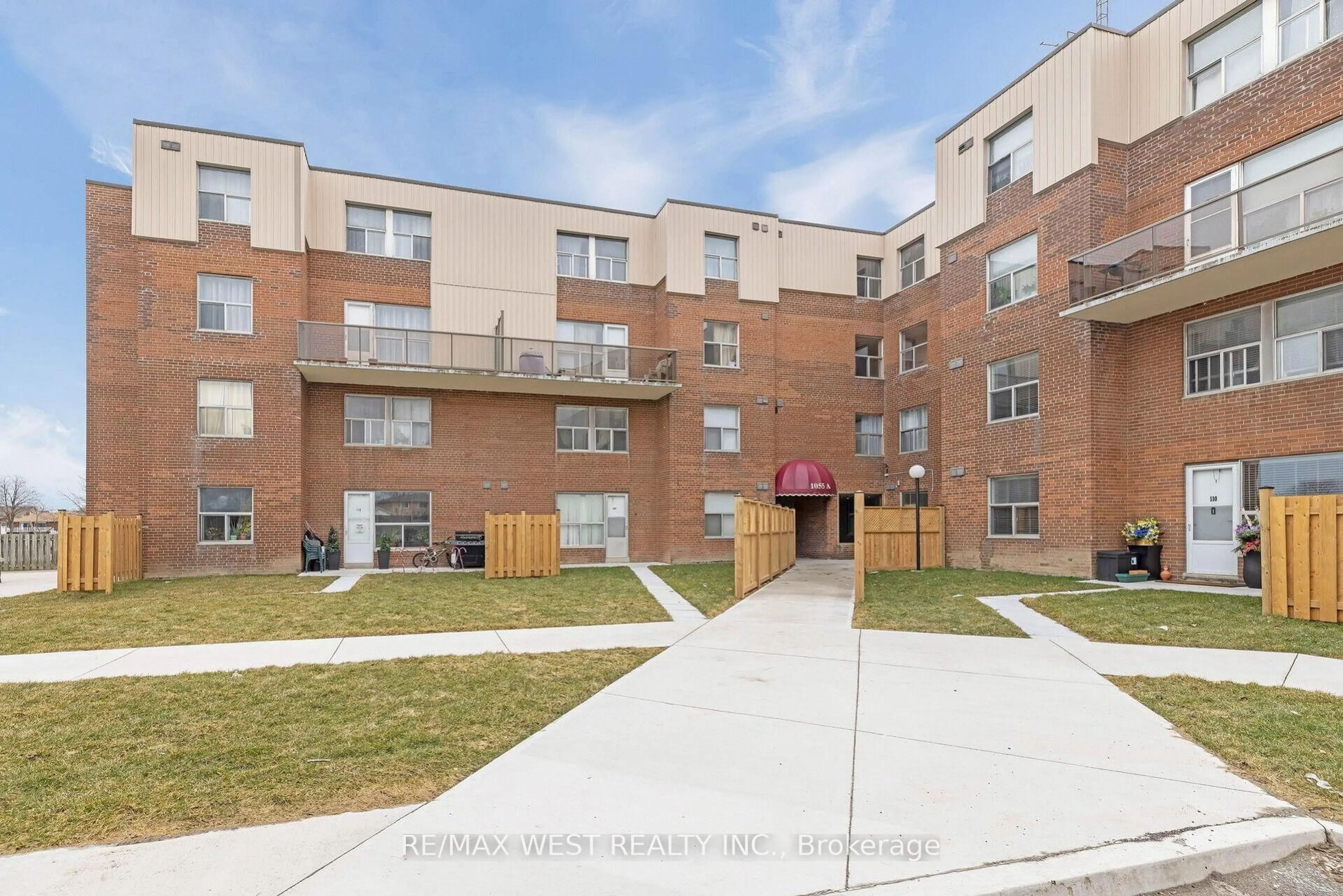 Unknown for 1055 A Forestwood Dr #101, Mississauga Ontario L5C 2T8