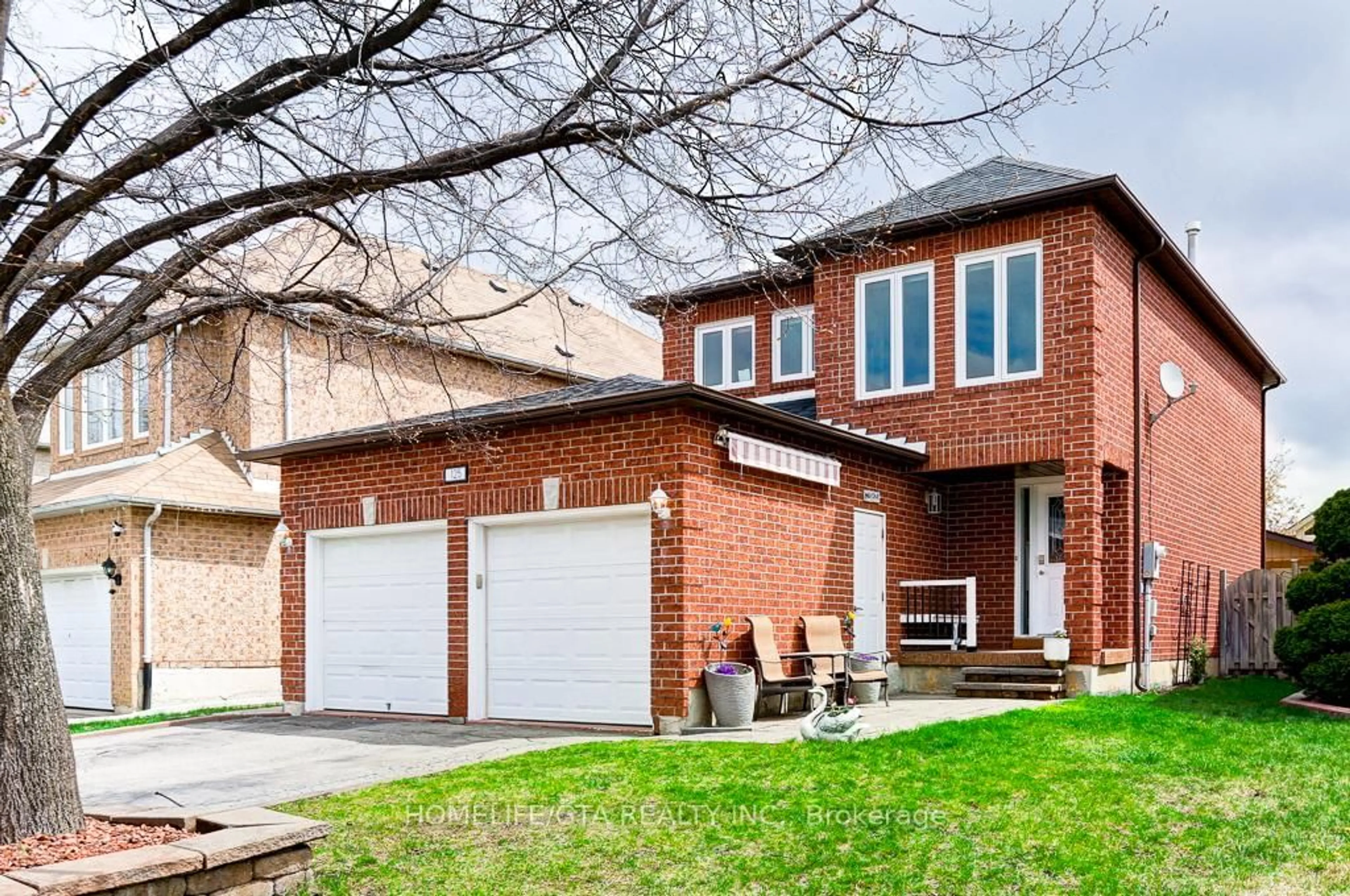 Home with brick exterior material, street for 125 Springview Dr, Brampton Ontario L6X 4K3