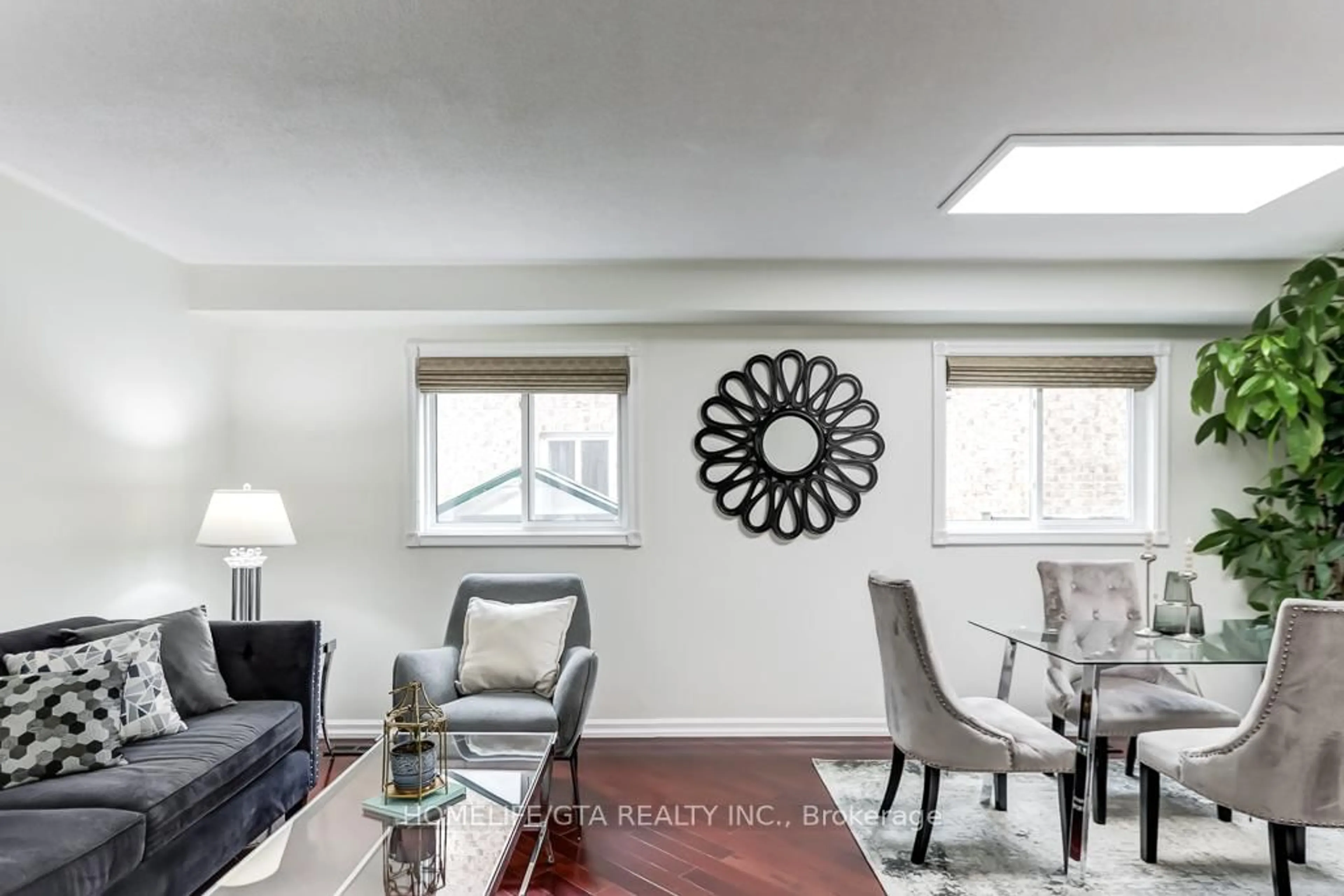 Living room with furniture, unknown for 125 Springview Dr, Brampton Ontario L6X 4K3