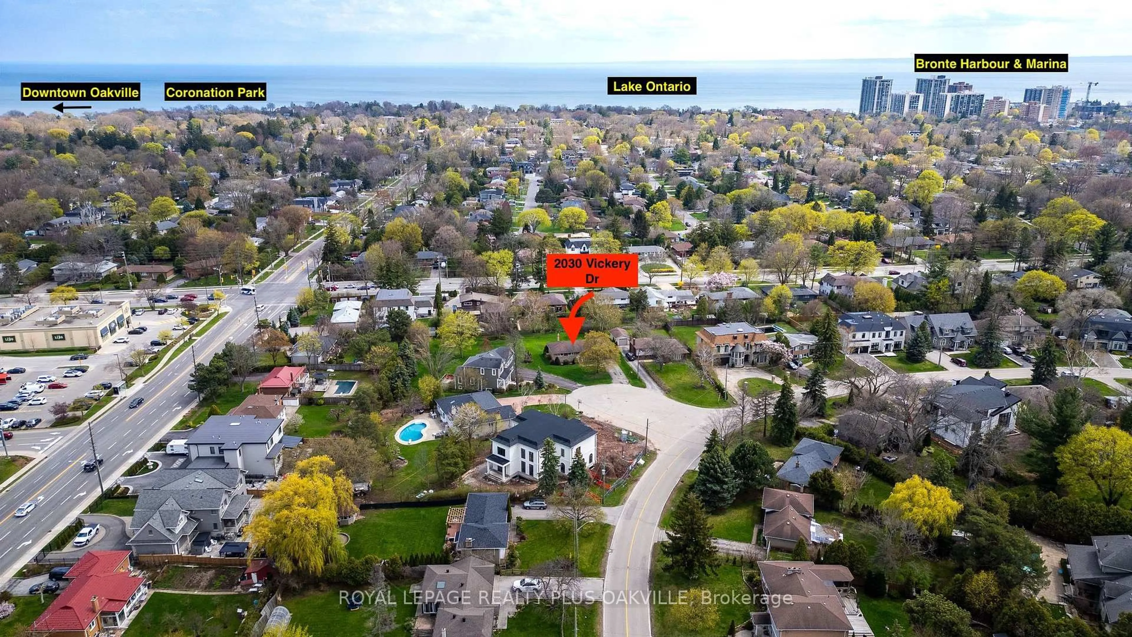 A pic from outside/outdoor area/front of a property/back of a property/a pic from drone, street for 2030 Vickery Dr, Oakville Ontario L6L 2J1