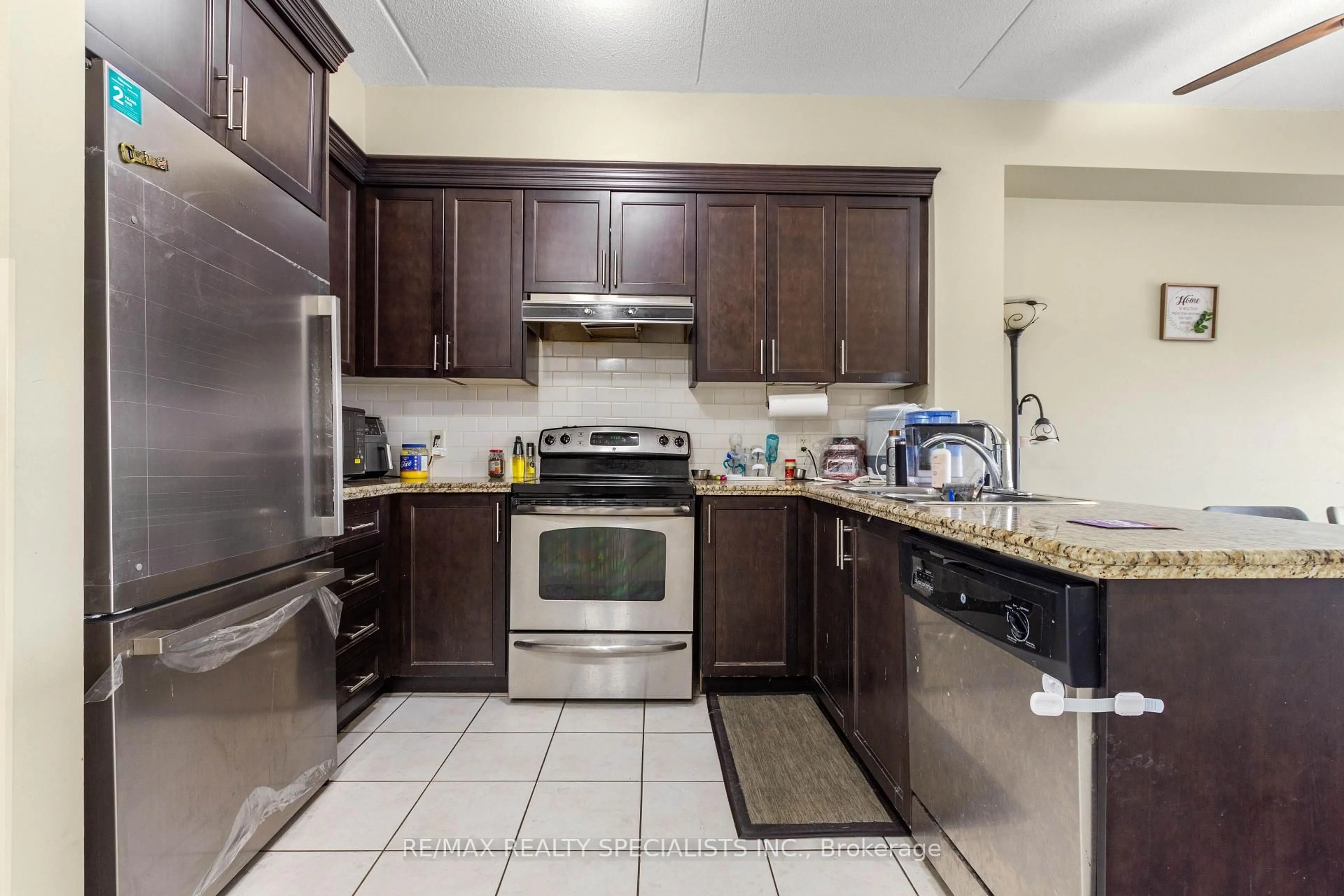 Standard kitchen, ceramic/tile floor for 1379 Costigan Rd #201, Milton Ontario L9T 2K6
