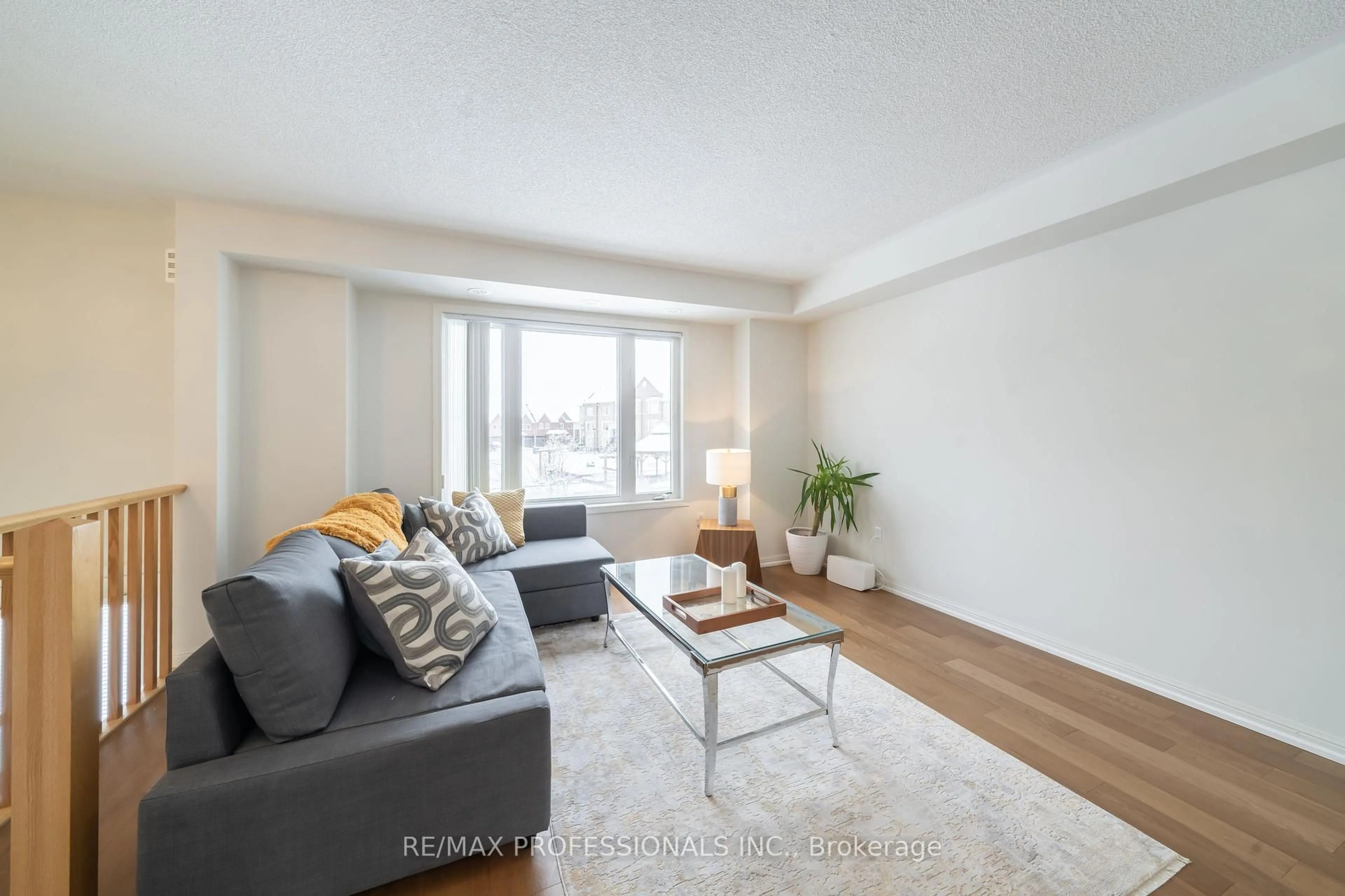 Living room with furniture, unknown for 3135 Boxford Cres #7, Mississauga Ontario L5M 0P4