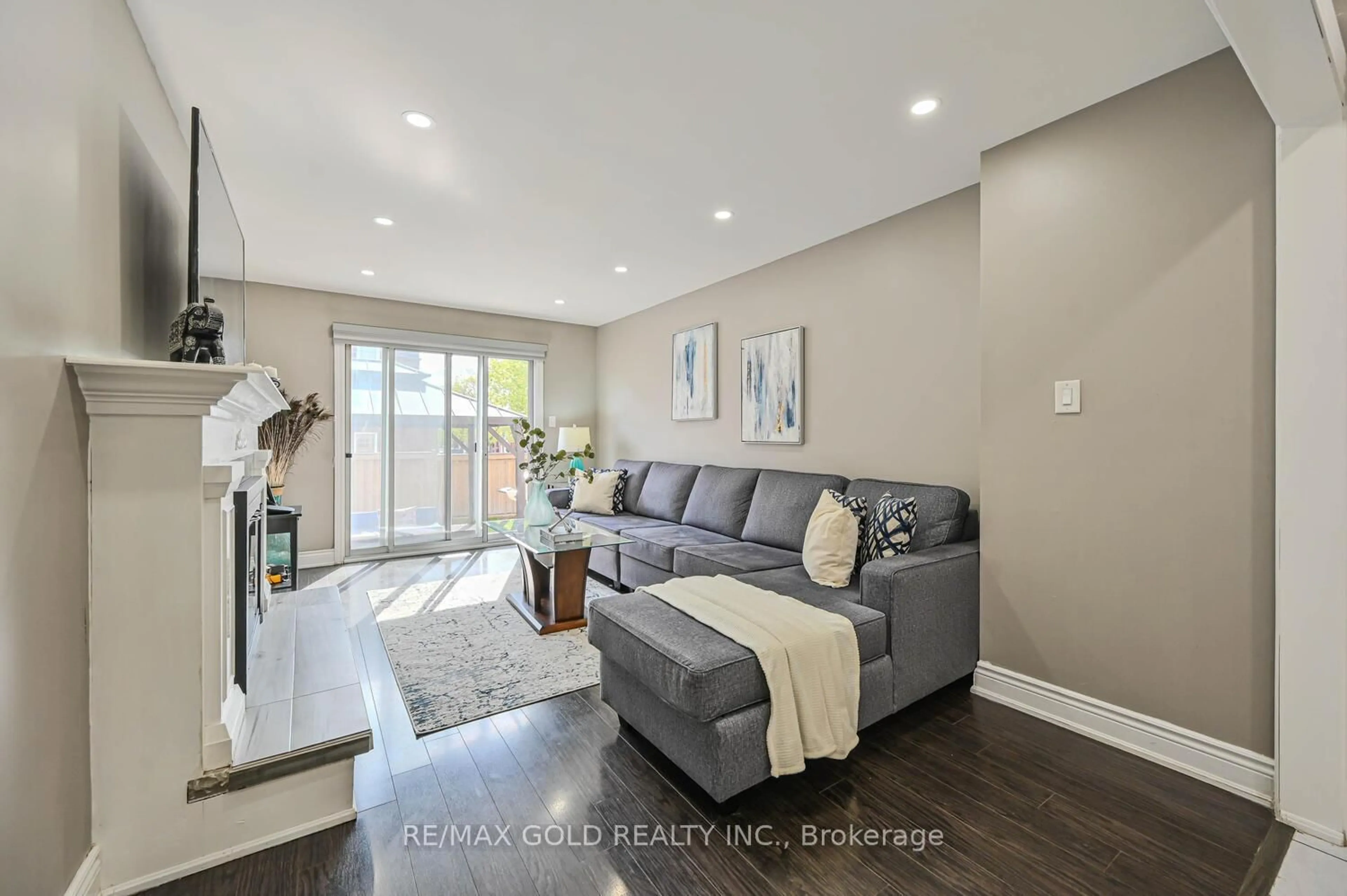 Living room with furniture, unknown for 12 Horned Owl Dr, Brampton Ontario L6R 1C6