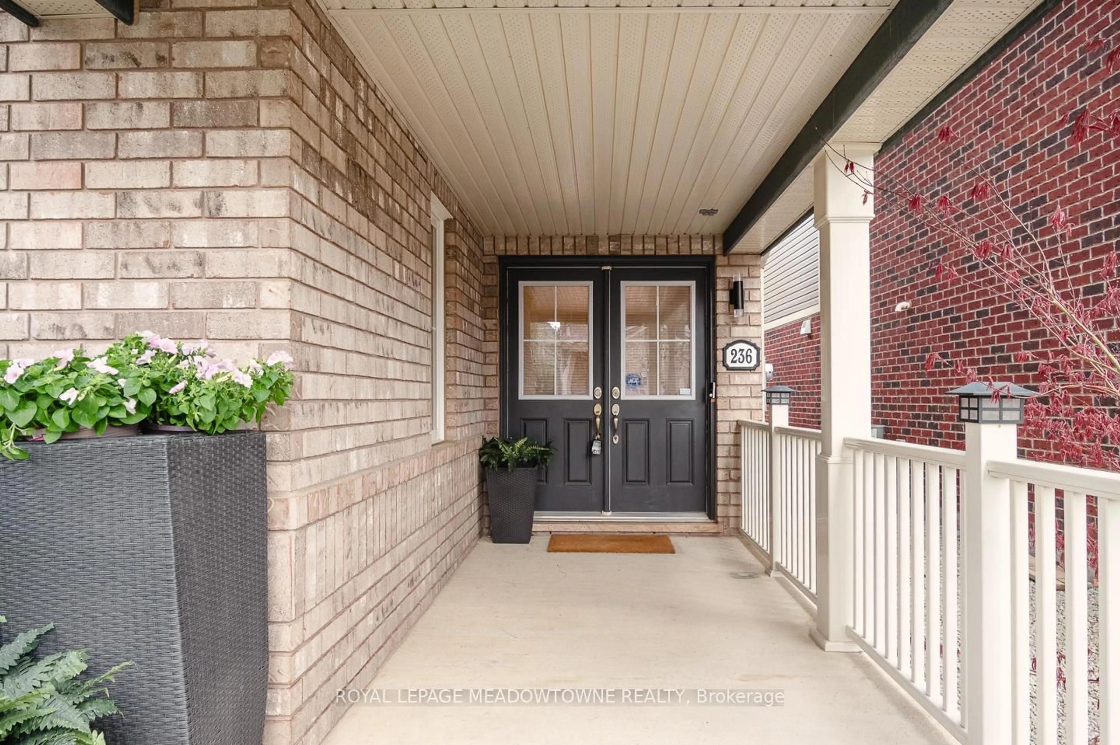 Indoor entryway for 236 Magurn Gate, Milton Ontario L9T 7B3