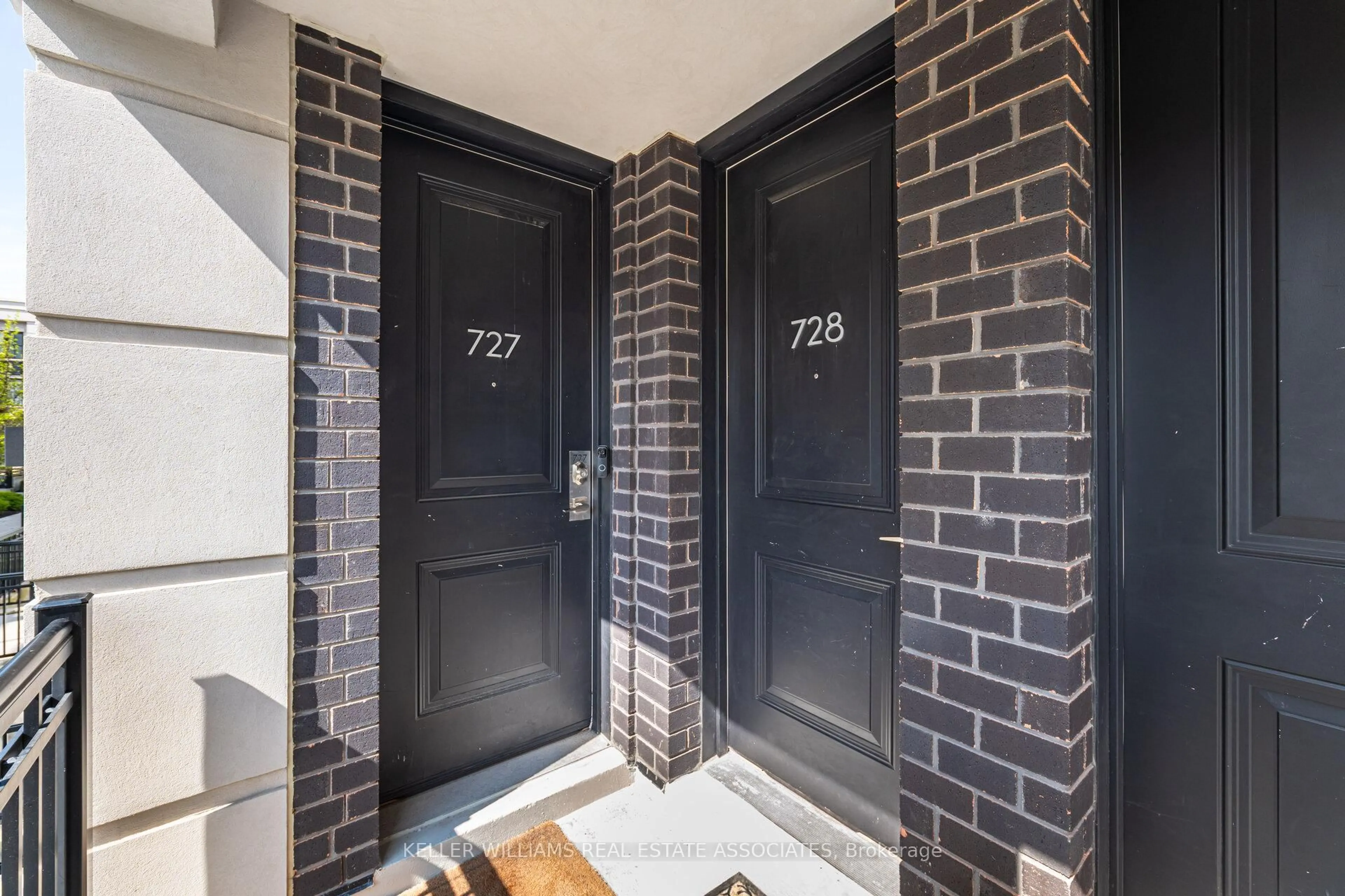 Unknown for 665 Cricklewood Dr #728, Mississauga Ontario L5G 0B9