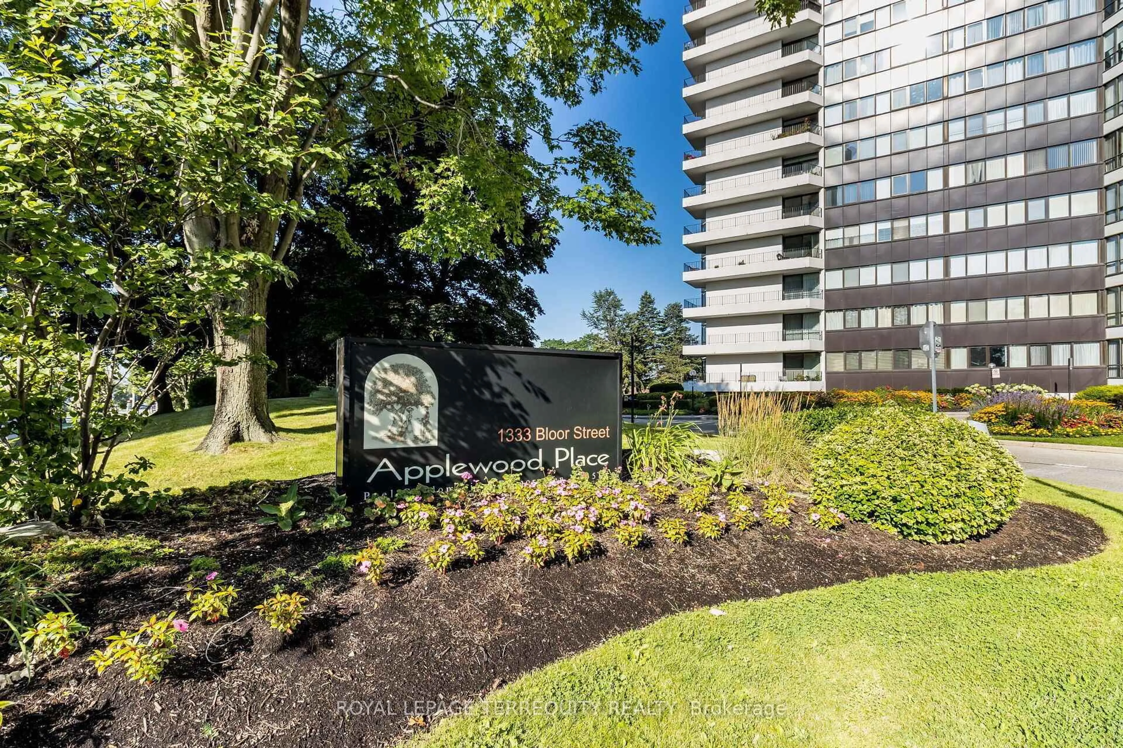 Unknown for 1333 Bloor St #211, Mississauga Ontario L4Y 3T6