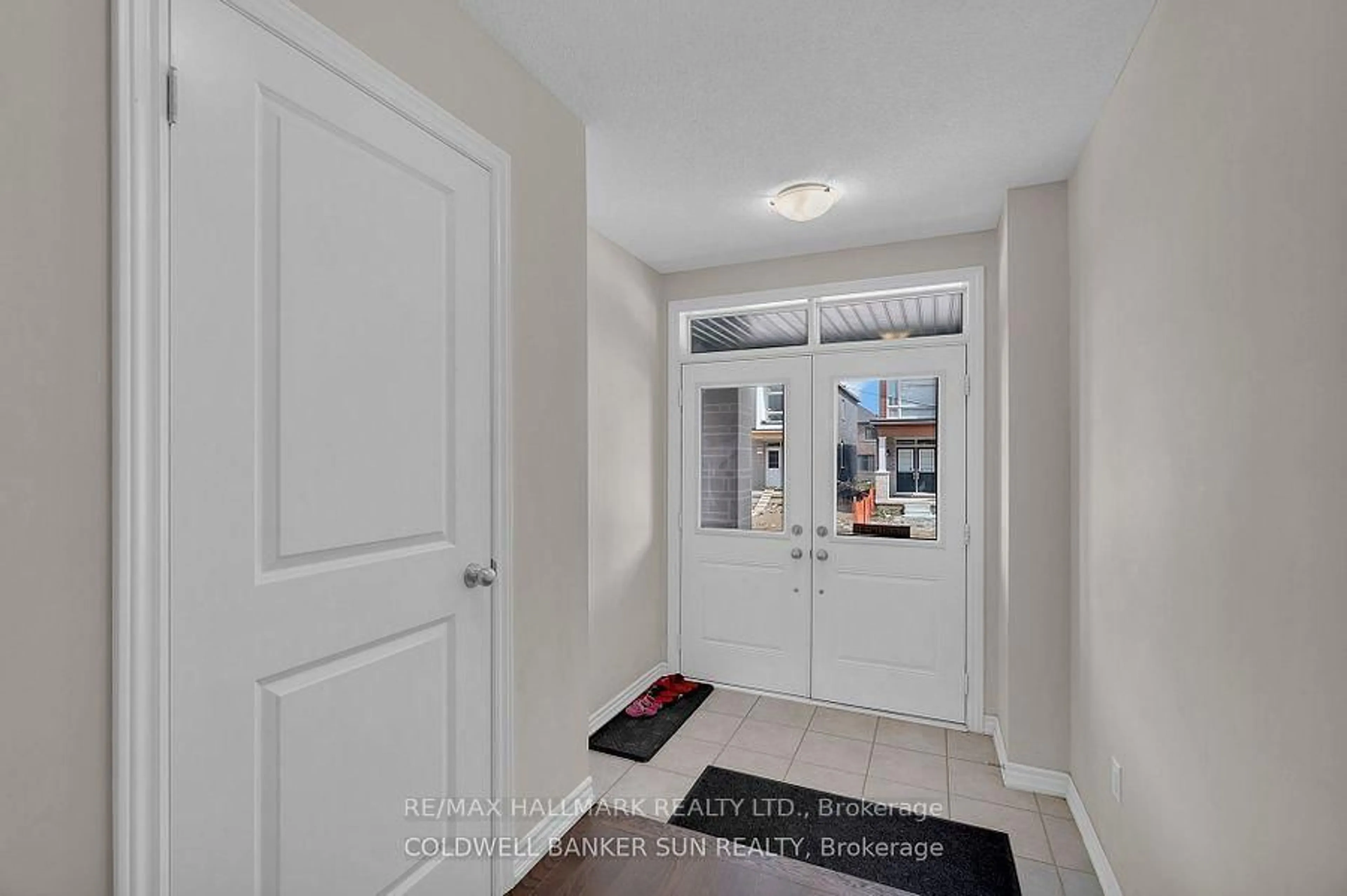 Indoor entryway for 42 Donald Ficht Cres, Brampton Ontario L7A 5H8