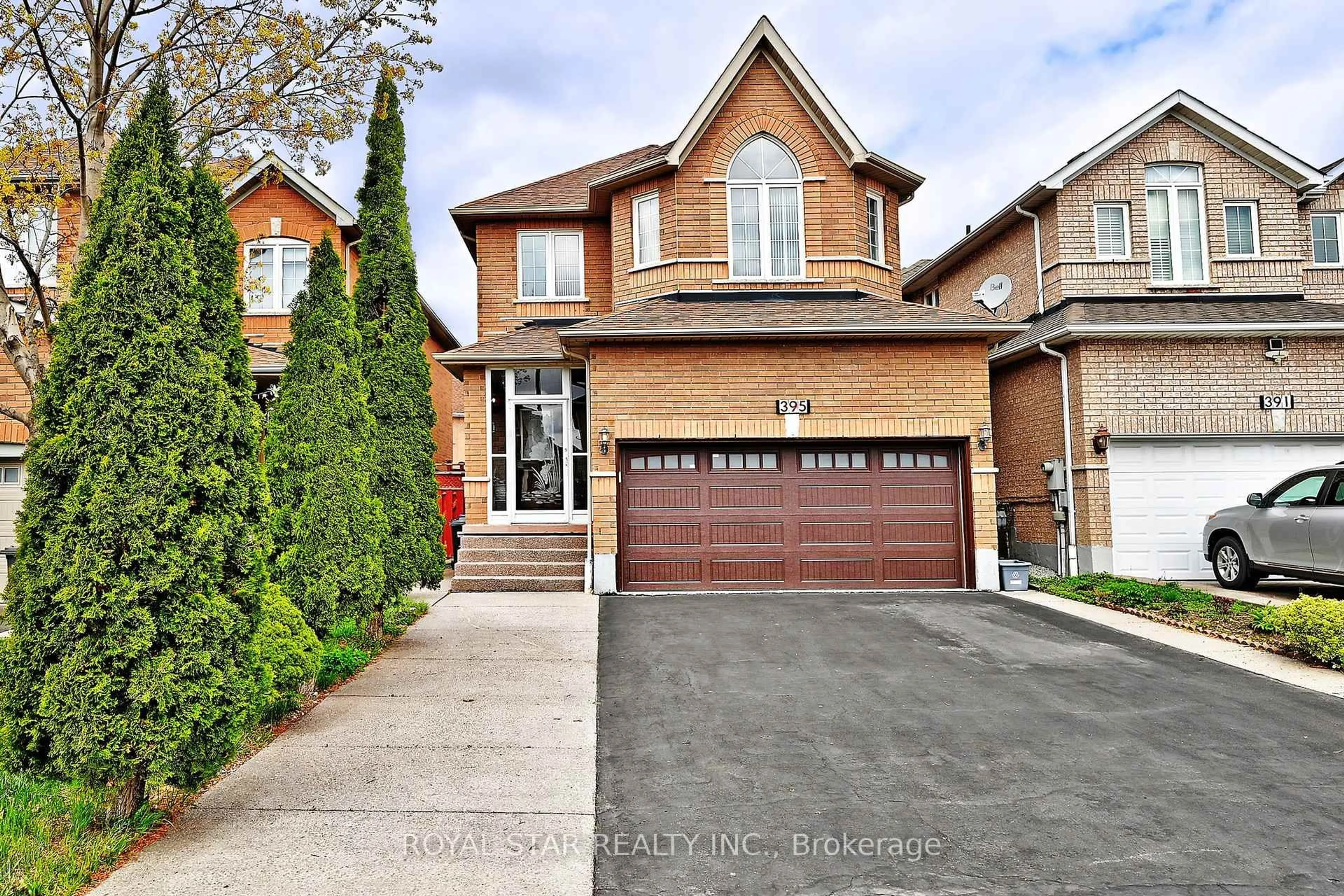 Home with brick exterior material, street for 395 Rocca Crt, Mississauga Ontario L5W 1V1