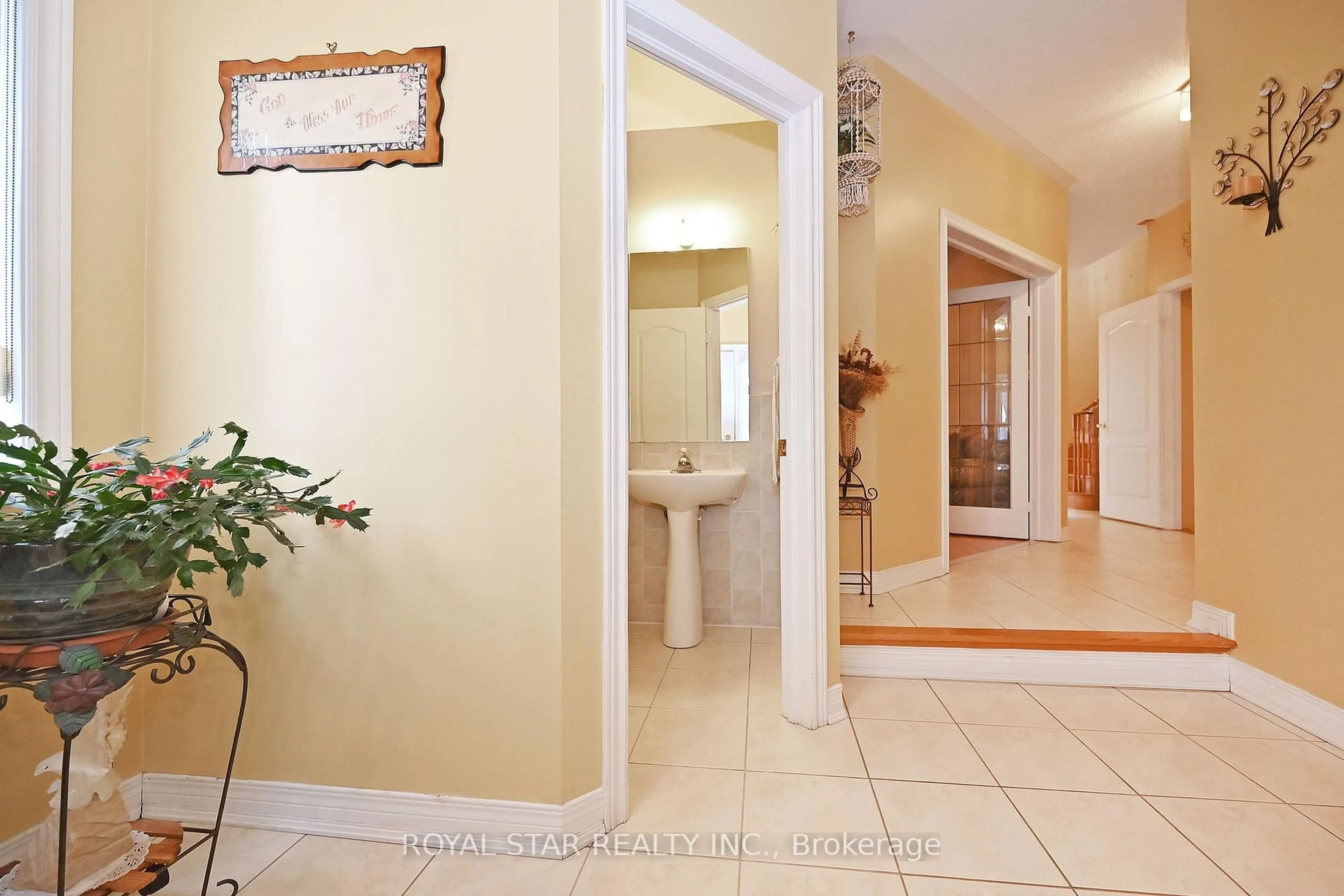 Unknown for 395 Rocca Crt, Mississauga Ontario L5W 1V1