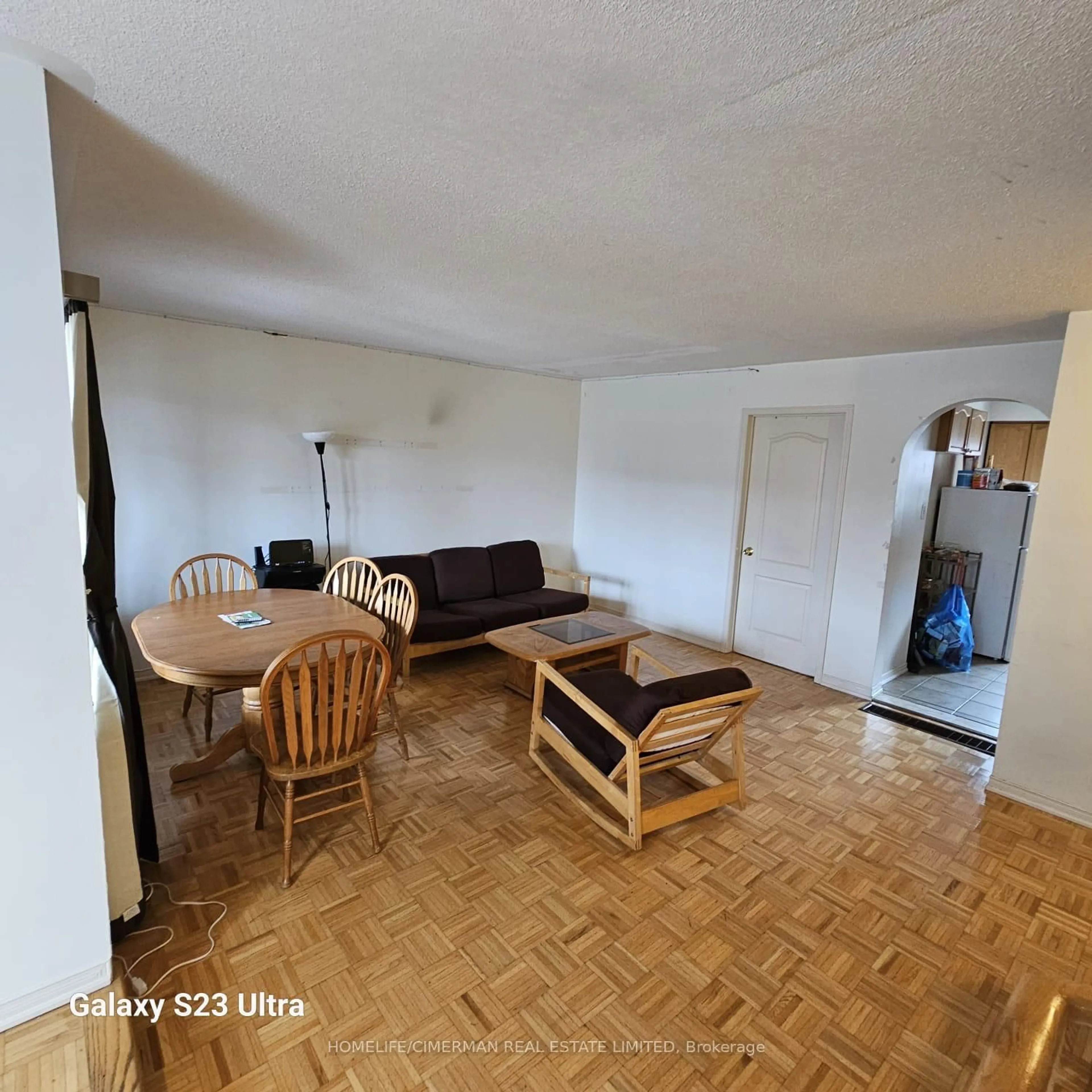 A pic of a room for 365 Murray Ross Pkwy #16, Toronto Ontario M3J 3T7