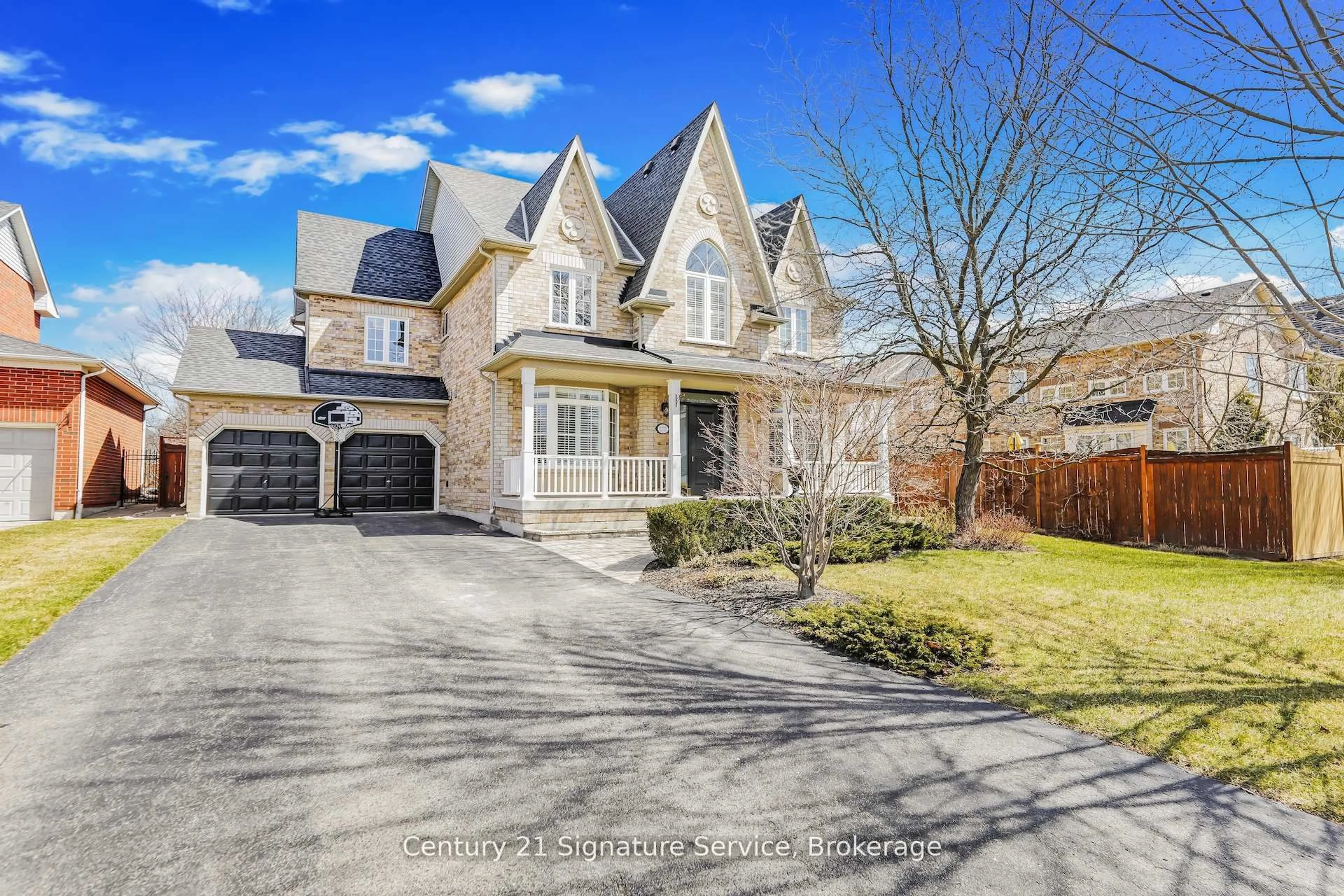 Home with brick exterior material, street for 7157 White Pine Crt, Mississauga Ontario L5W 1W6