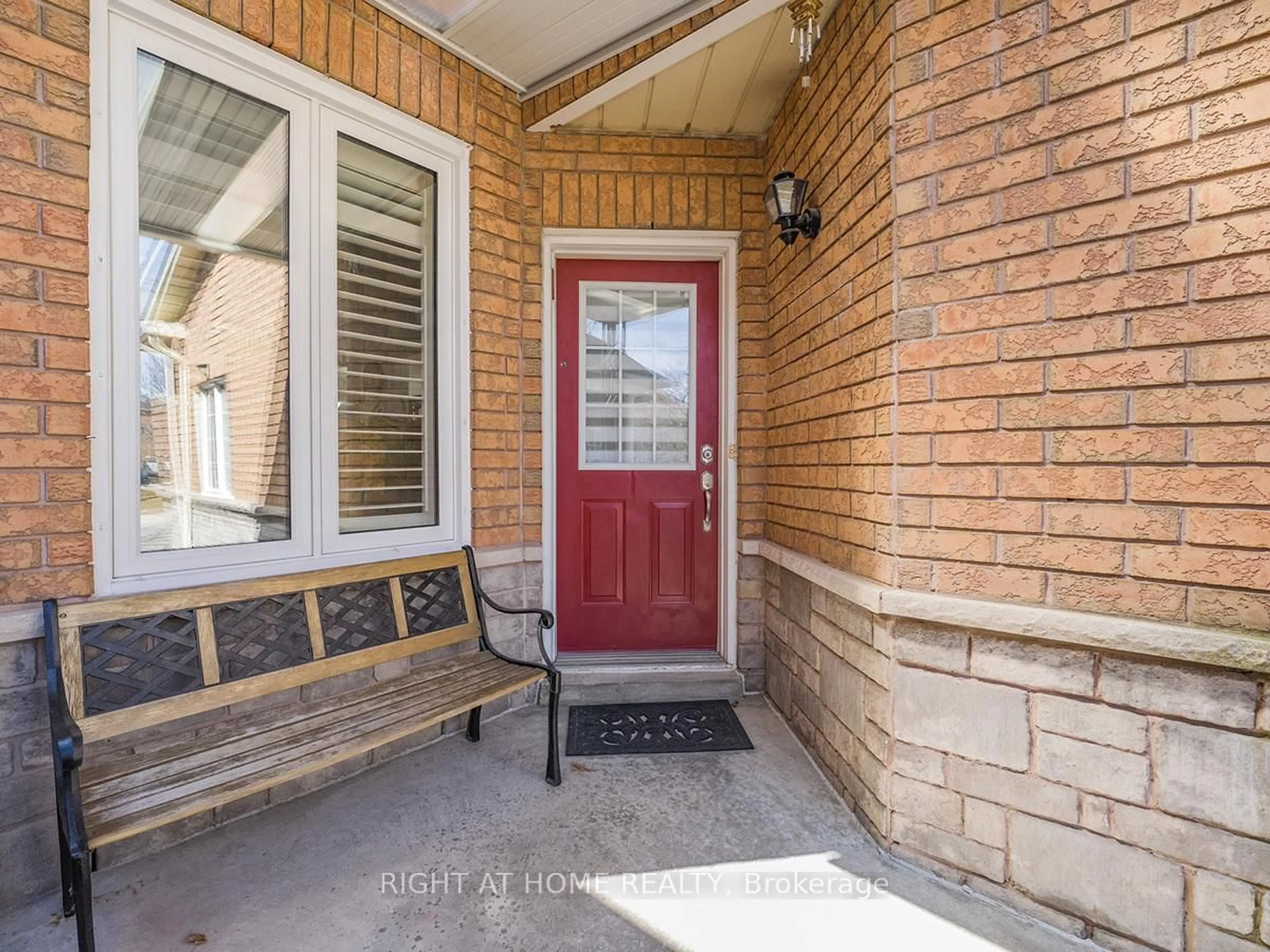 Indoor entryway for 5326 Marblewood Dr, Mississauga Ontario L5V 2K8