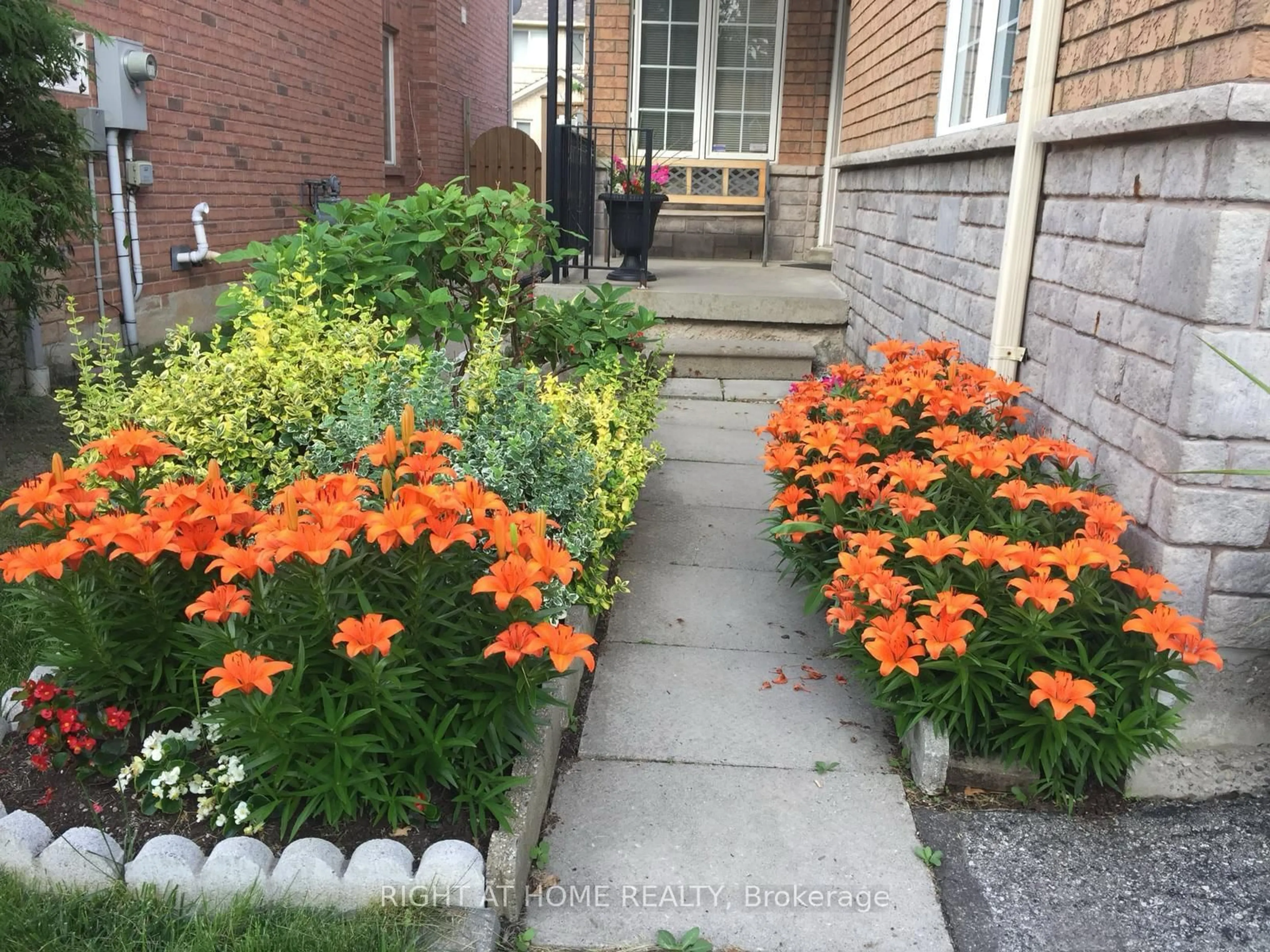 Patio, street for 5326 Marblewood Dr, Mississauga Ontario L5V 2K8