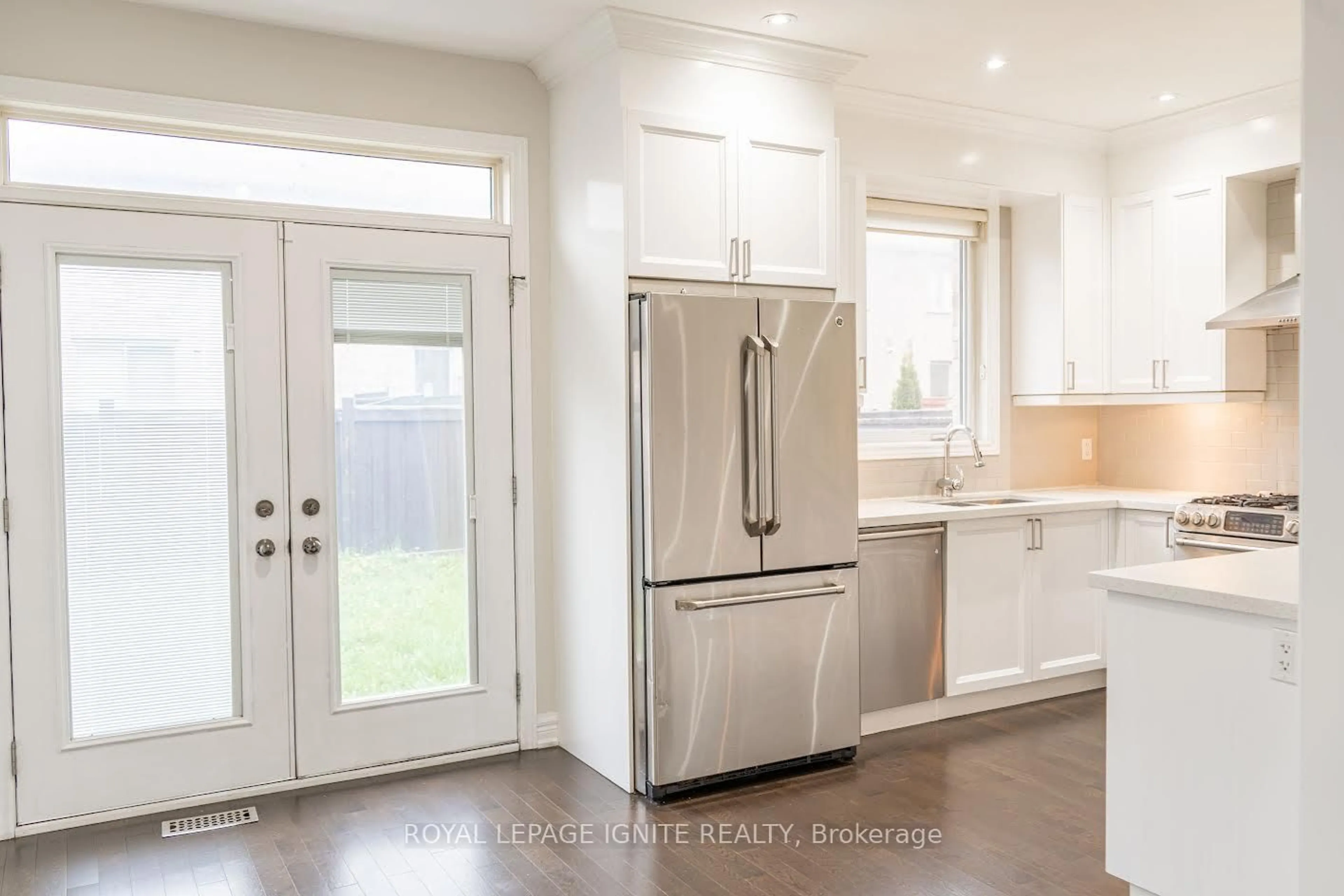 Open concept kitchen, ceramic/tile floor for 55 Speedwell St, Brampton Ontario L6X 5H3