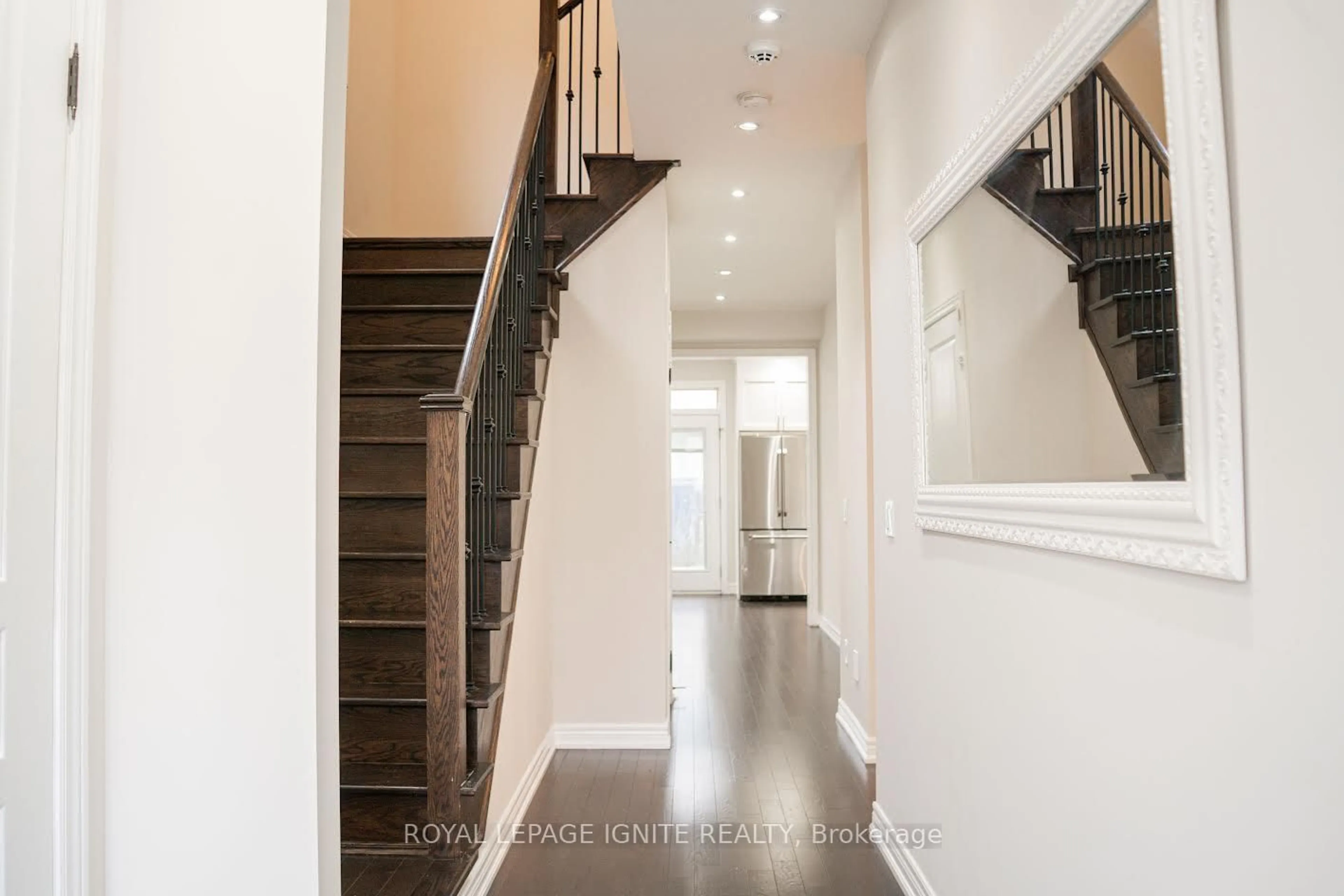 Indoor entryway for 55 Speedwell St, Brampton Ontario L6X 5H3