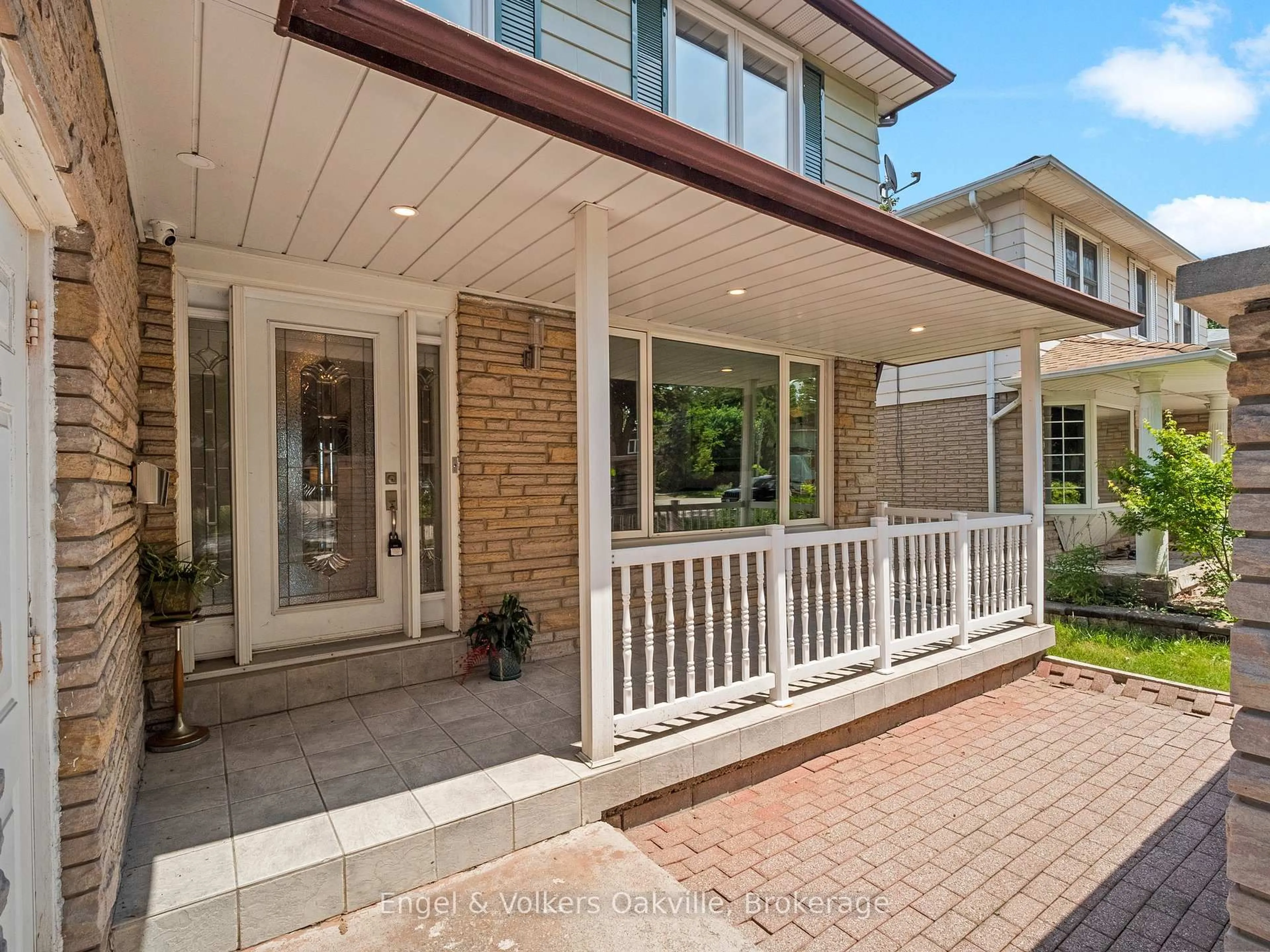 Home with brick exterior material, street for 2215 Springfield Crt, Mississauga Ontario L5K 1V3