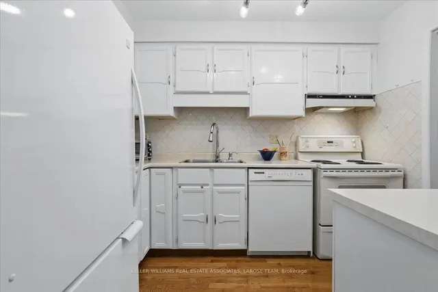 Additional property image - 1393 Royal York Rd Unit 16