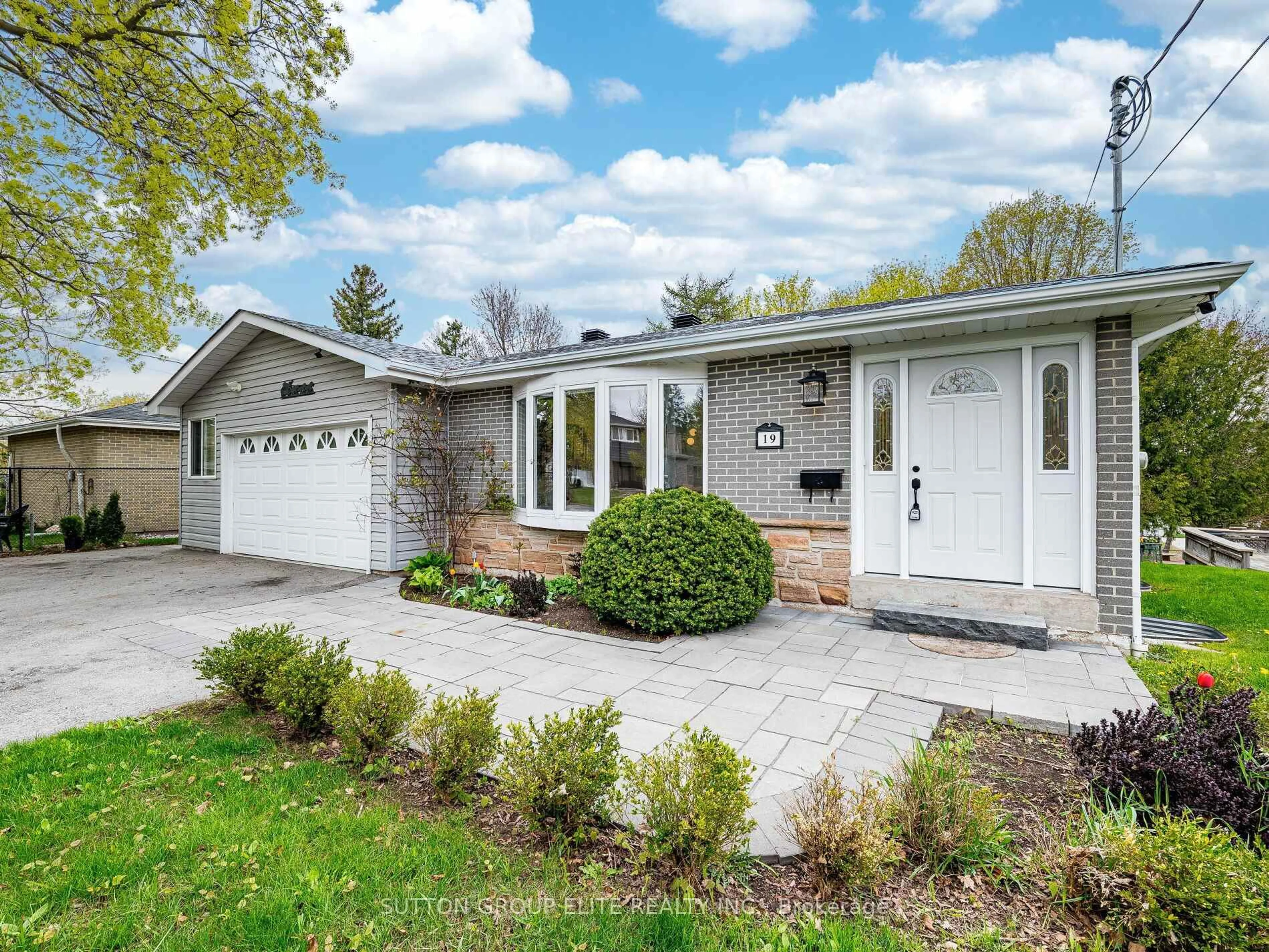 Home with vinyl exterior material, street for 19 Joycelyn Cres, Halton Hills Ontario L7G 2S5