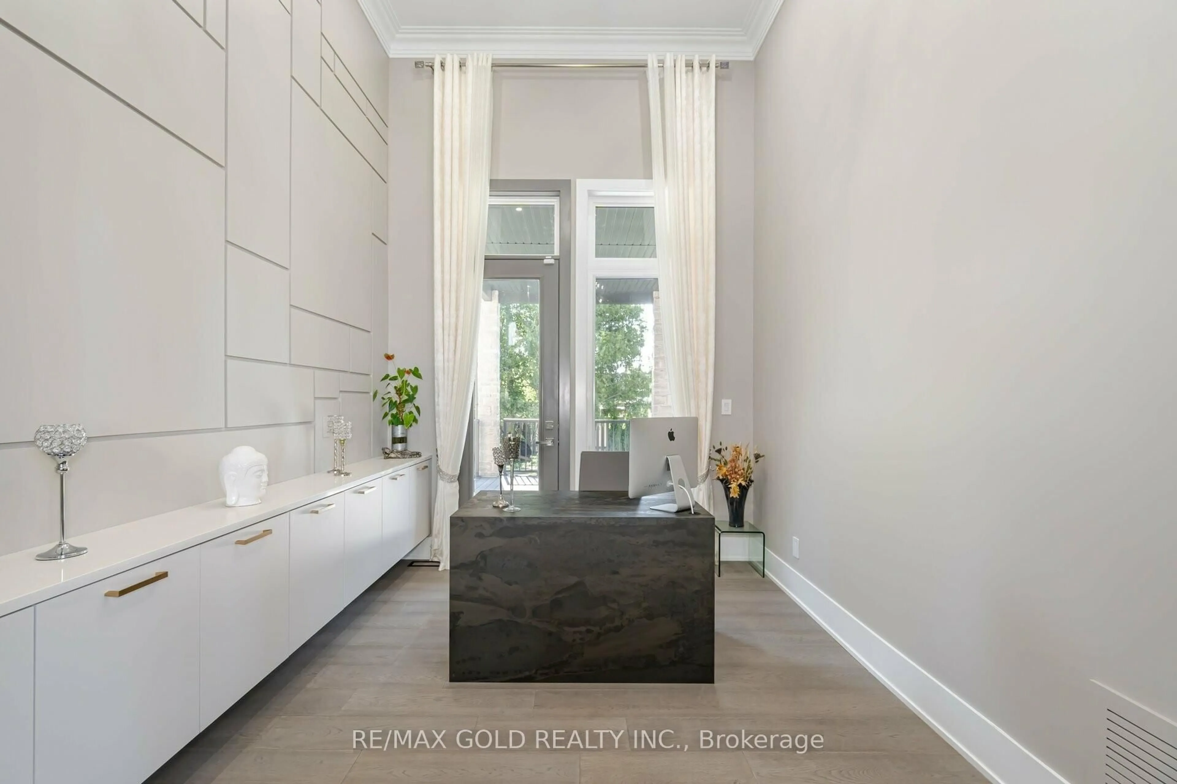 Contemporary bathroom, ceramic/tile floor for 36 William St, Caledon Ontario L7E 4V2