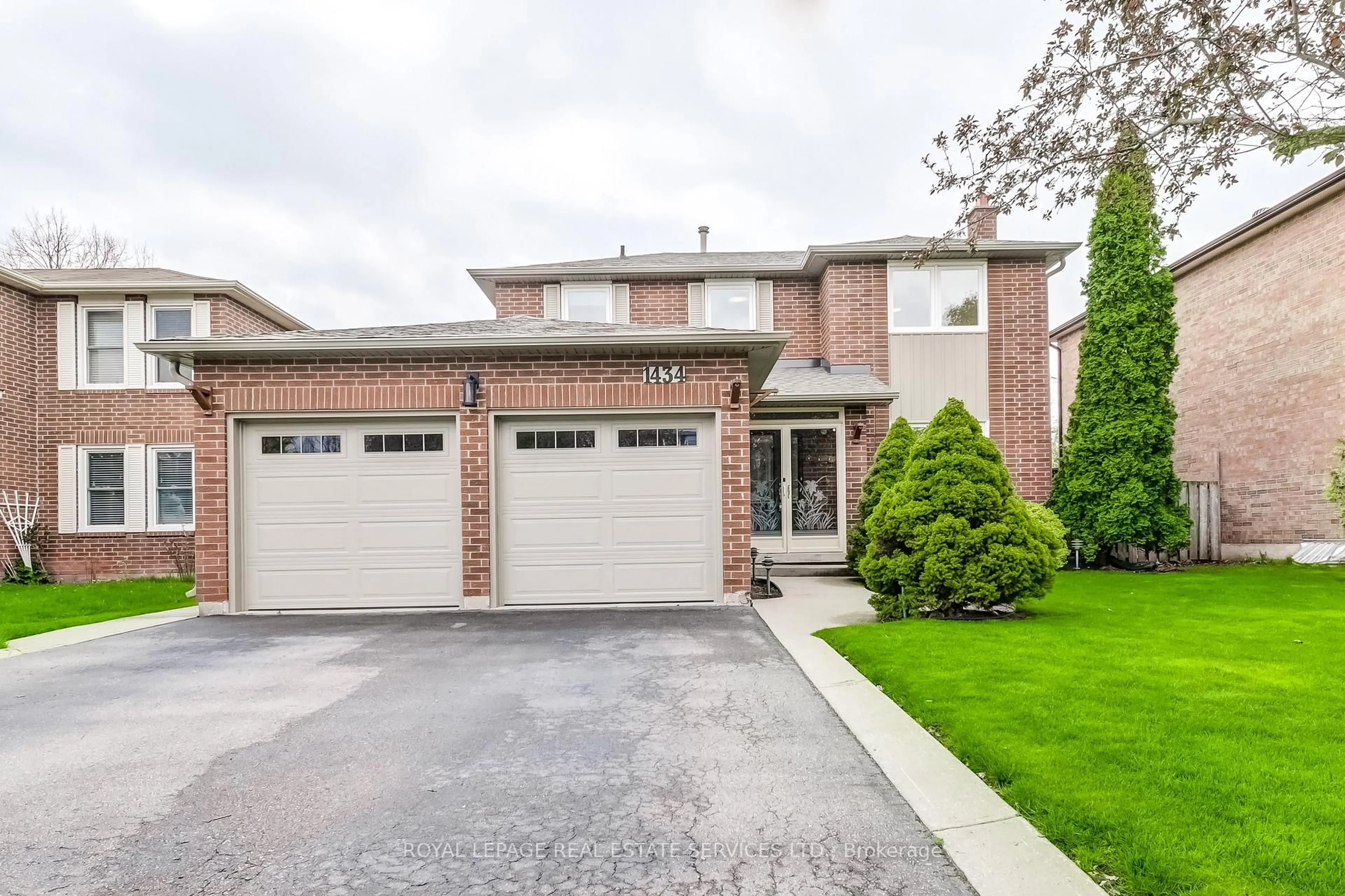 Home with brick exterior material, street for 1434 Queensbury Cres, Oakville Ontario L6H 4G8