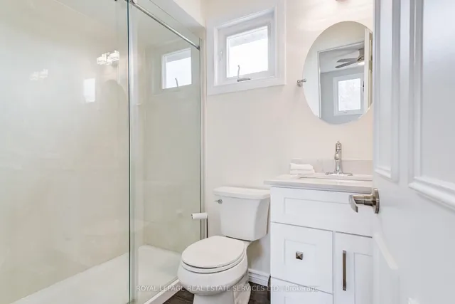 Additional property image - 1434 Queensbury Cres