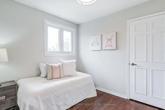 Additional property image - 1434 Queensbury Cres
