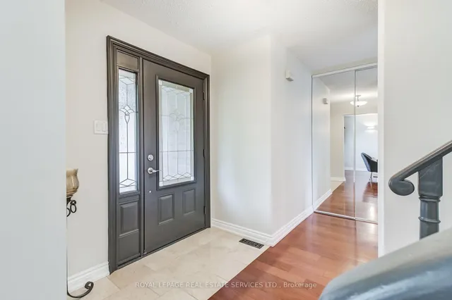 Additional property image - 1434 Queensbury Cres