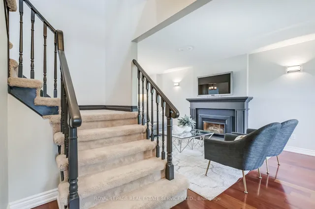 Additional property image - 1434 Queensbury Cres