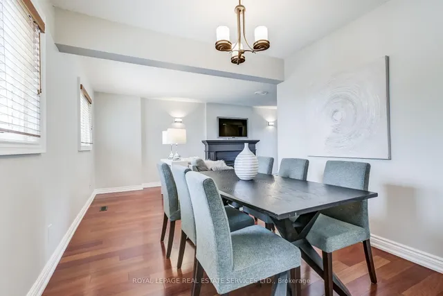 Additional property image - 1434 Queensbury Cres
