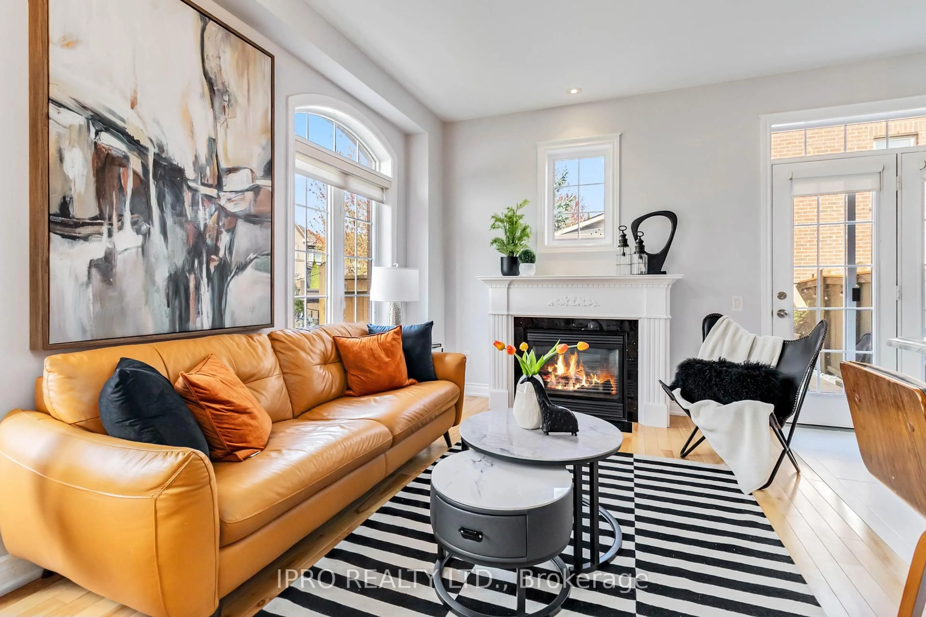 Living room with furniture, unknown for 261 Grayling Dr, Oakville Ontario L6L 6X4