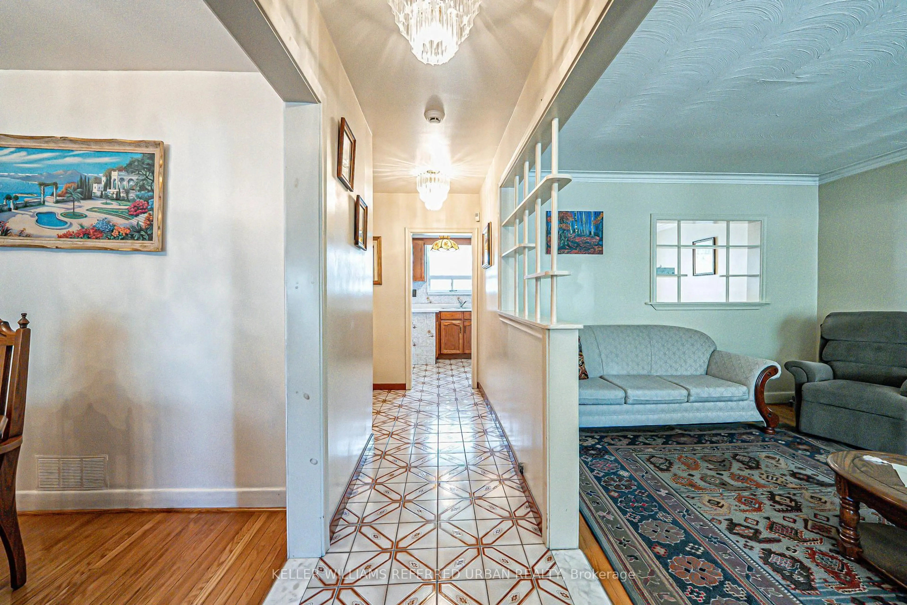 Indoor foyer for 245 Falstaff Ave, Toronto Ontario M6L 2G3