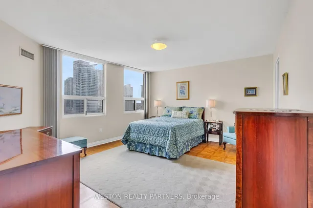 Additional property image - 3650 Kaneff Cres Unit 1104