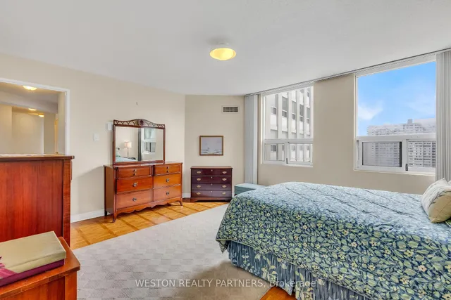 Additional property image - 3650 Kaneff Cres Unit 1104