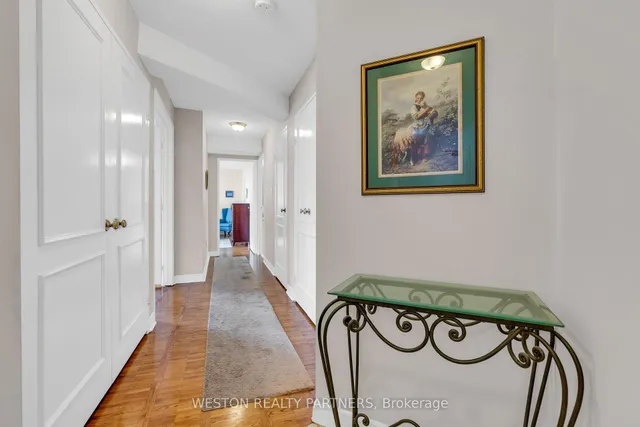 Additional property image - 3650 Kaneff Cres Unit 1104