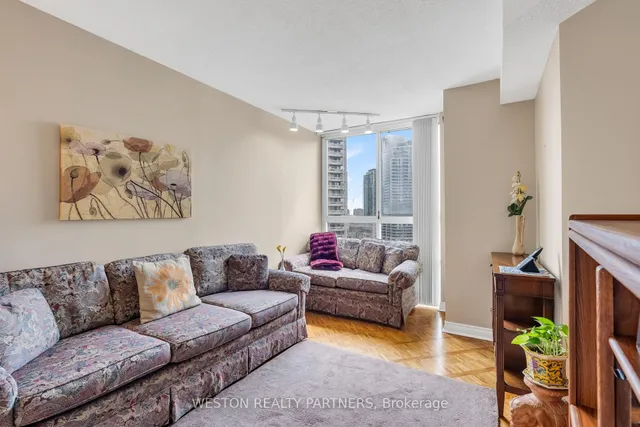 Additional property image - 3650 Kaneff Cres Unit 1104
