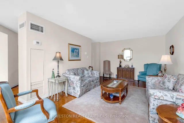 Additional property image - 3650 Kaneff Cres Unit 1104