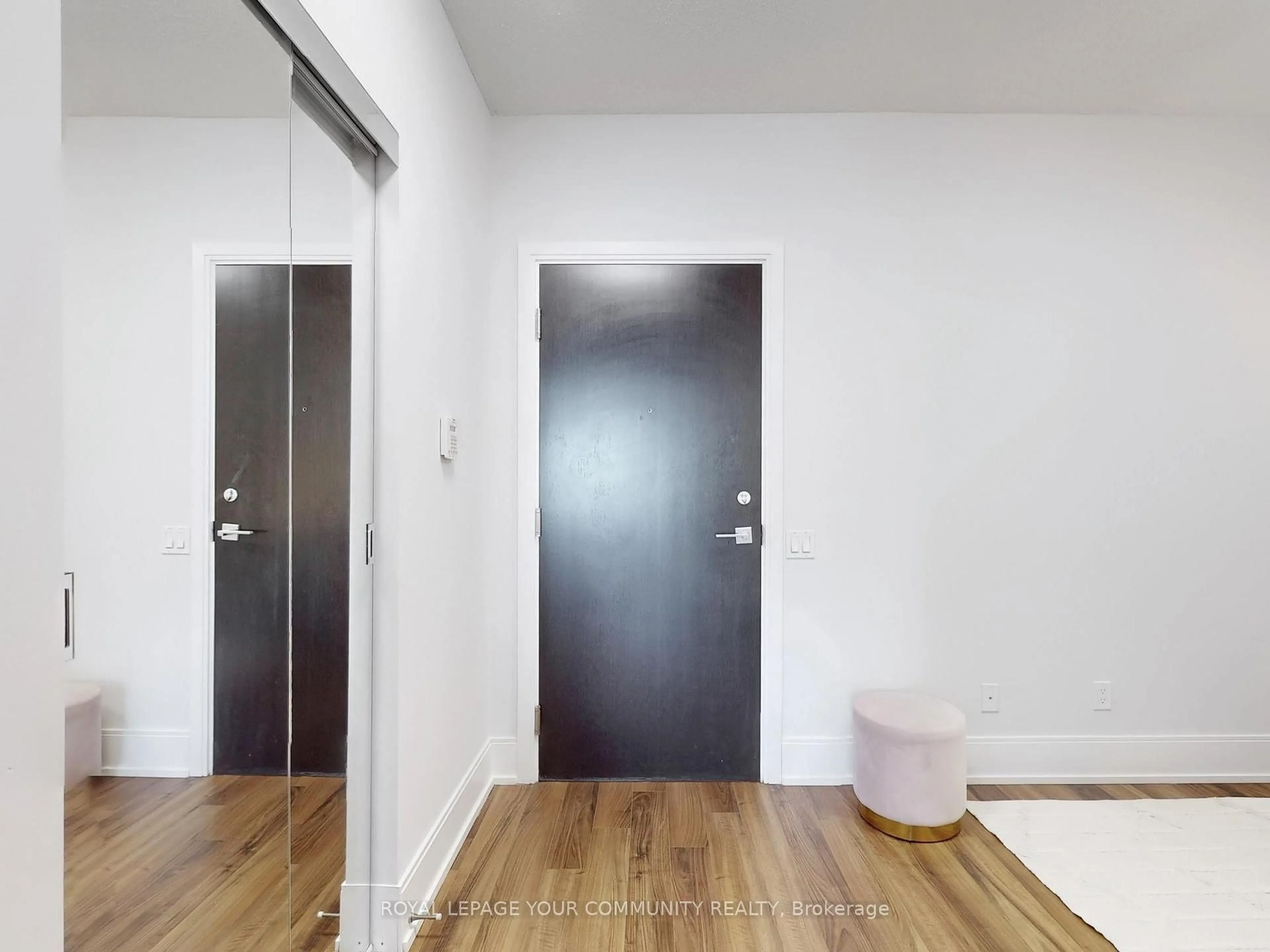 Indoor entryway for 15 Viking Lane #2803, Toronto Ontario M9B 0A4