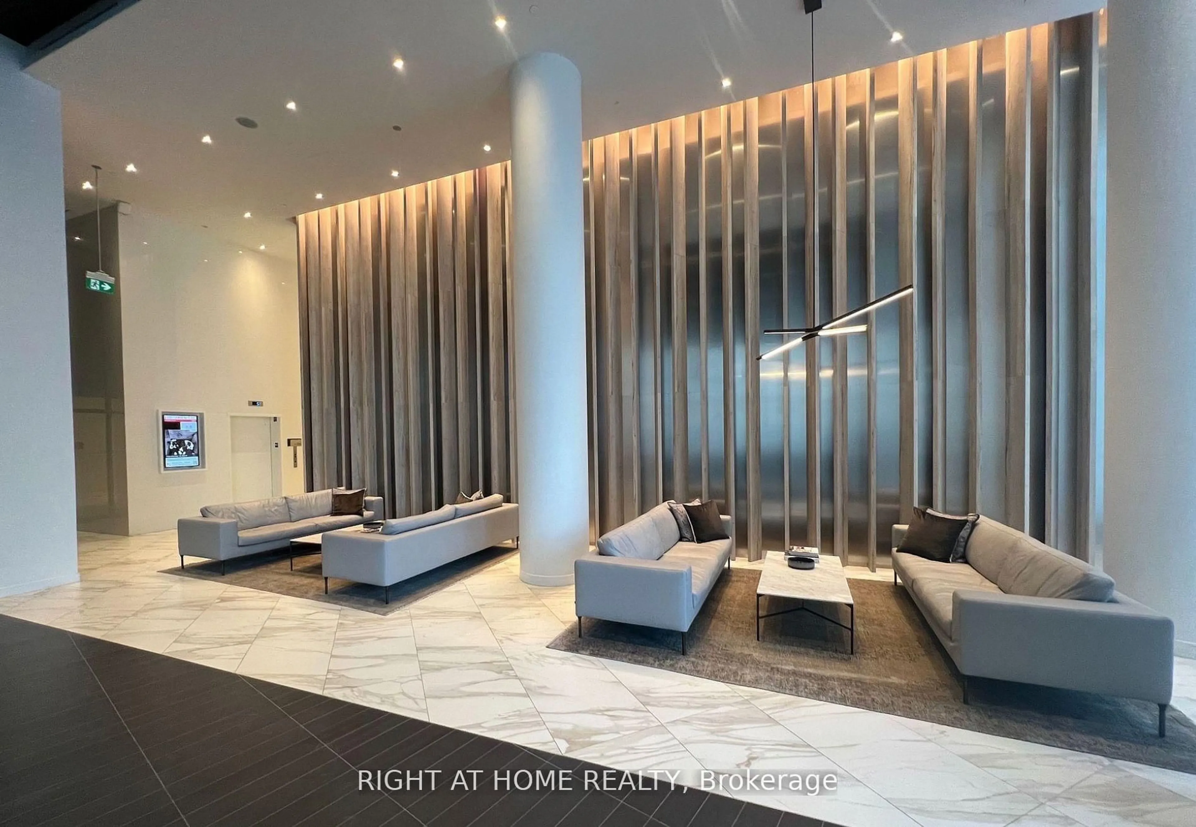 Lobby for 3900 Confederation Pkwy #2507, Mississauga Ontario L5B 0M3