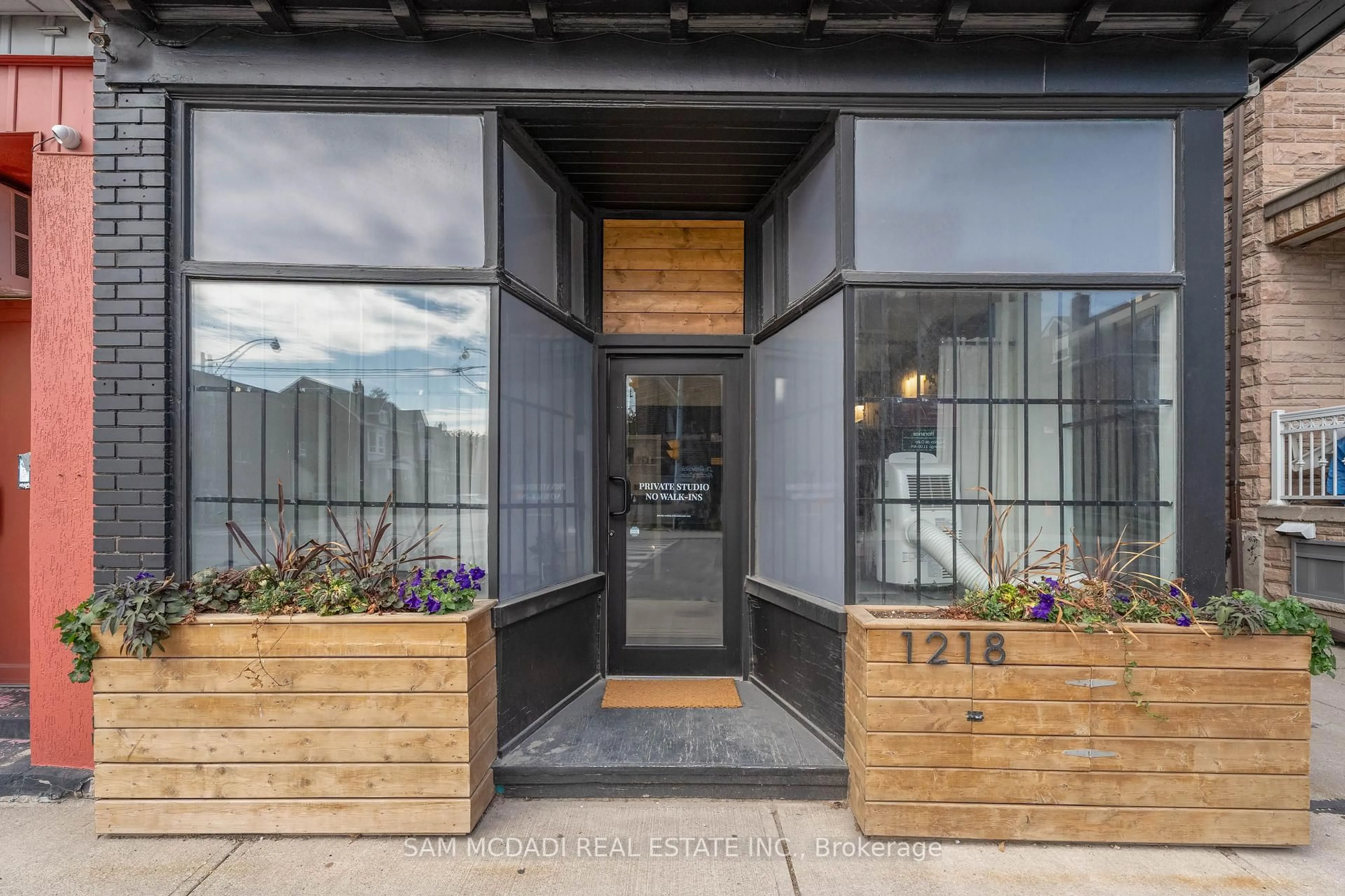 Unknown for 1218 Dufferin St, Toronto Ontario M6H 4C1