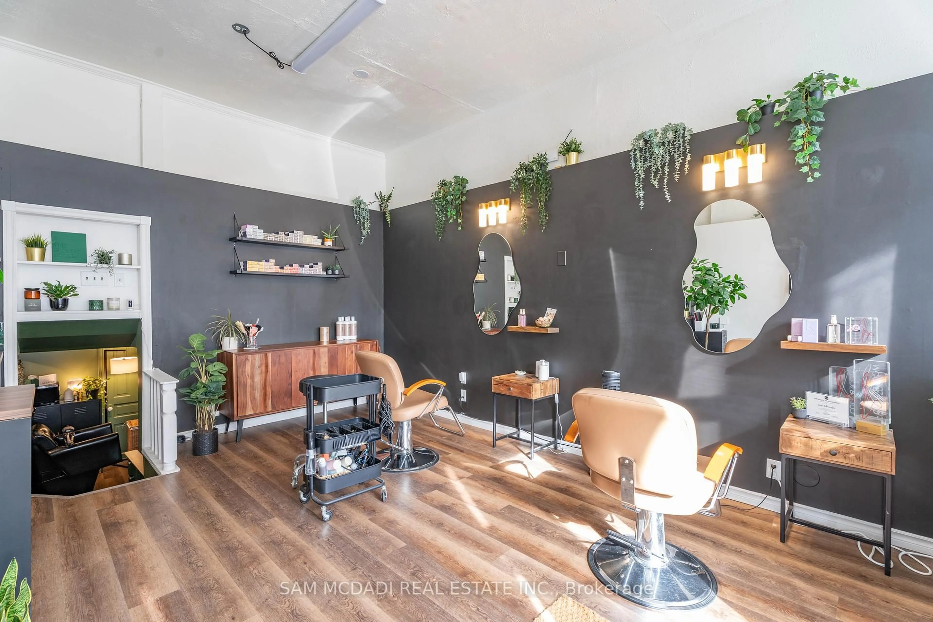 A pic of a room for 1218 Dufferin St, Toronto Ontario M6H 4C1