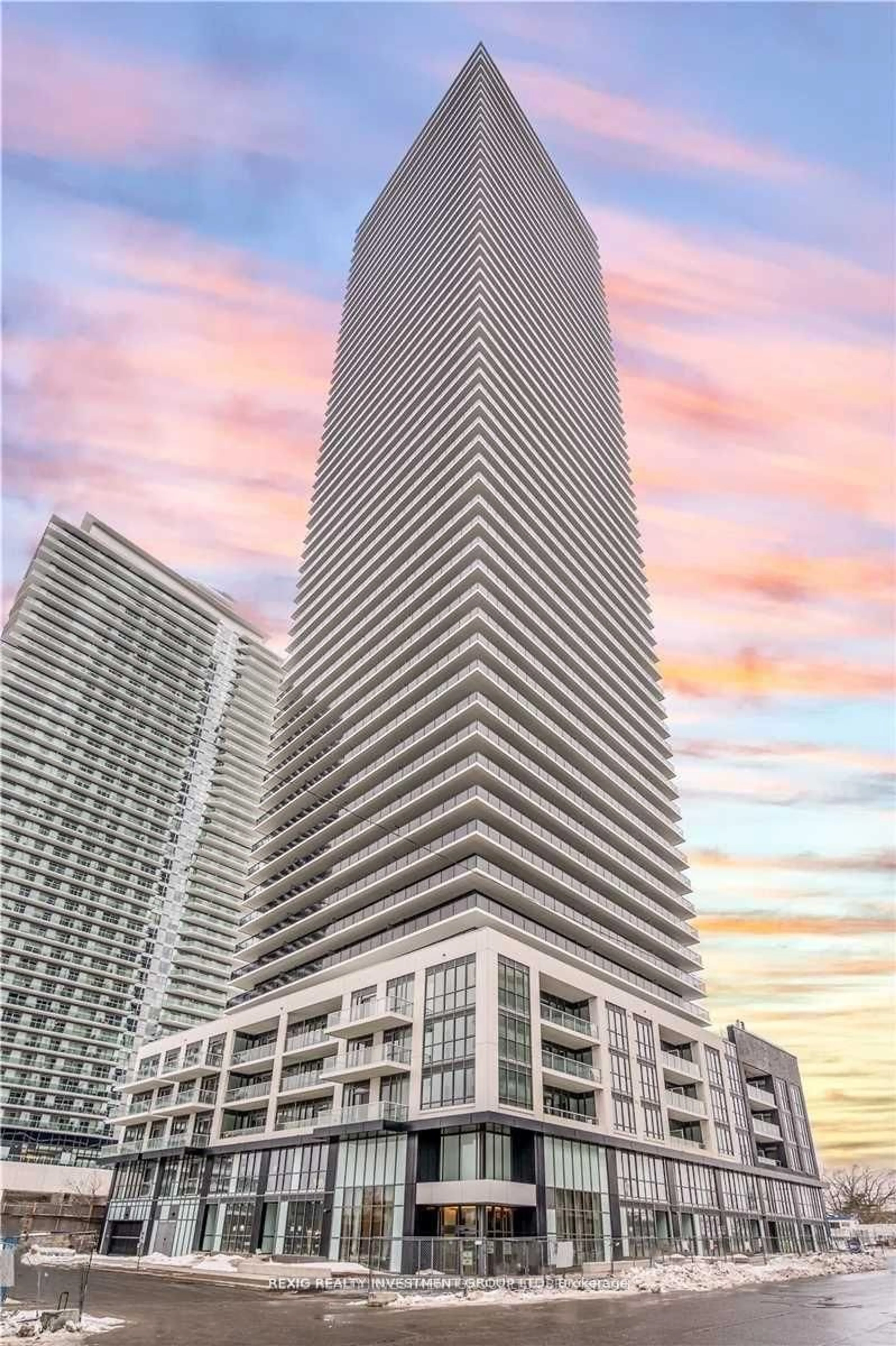 Blurry image for 70 Annie Craig Dr #404, Toronto Ontario M8V 0A8