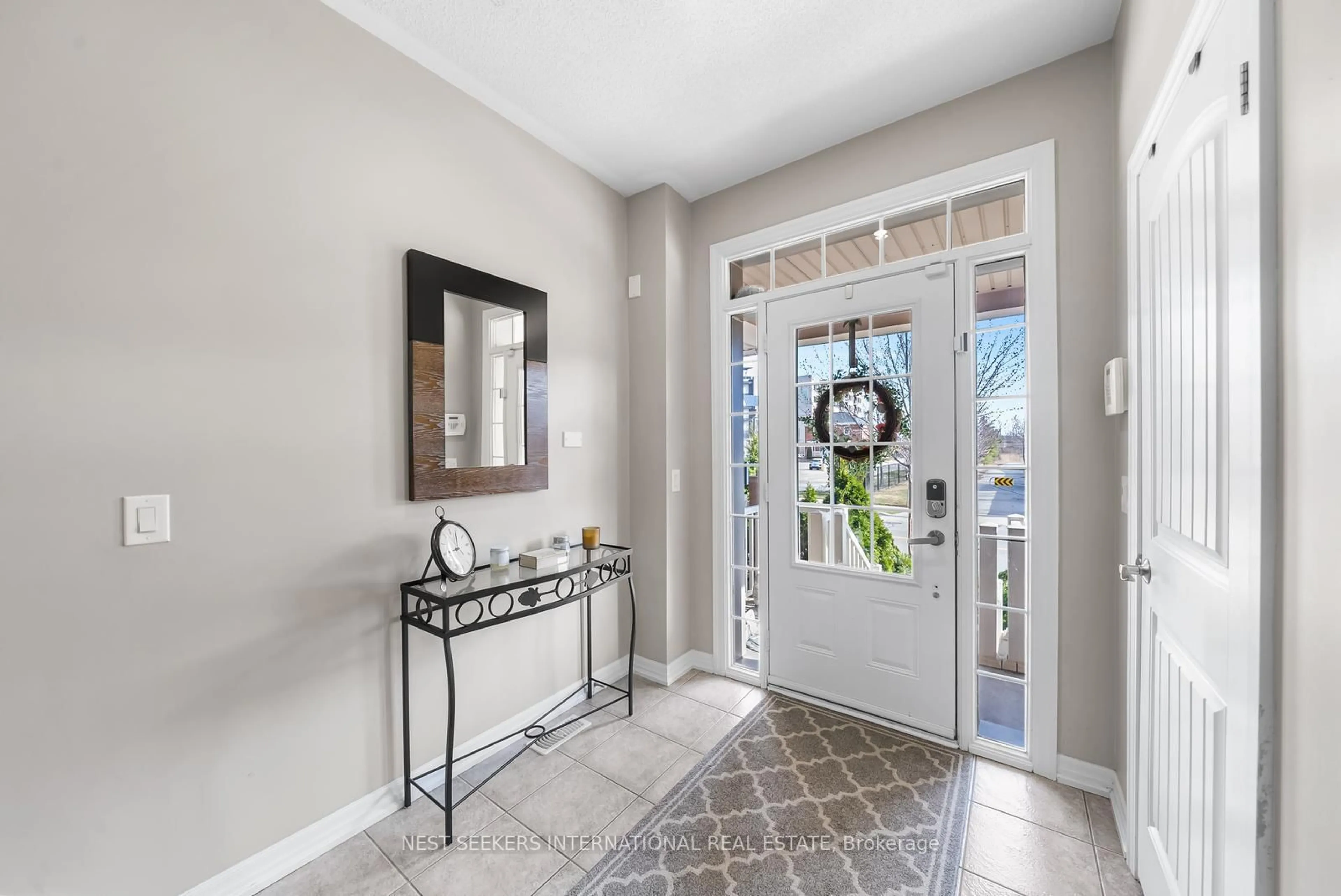 Indoor entryway for 48 Whitmer St, Milton Ontario L9T 0R5