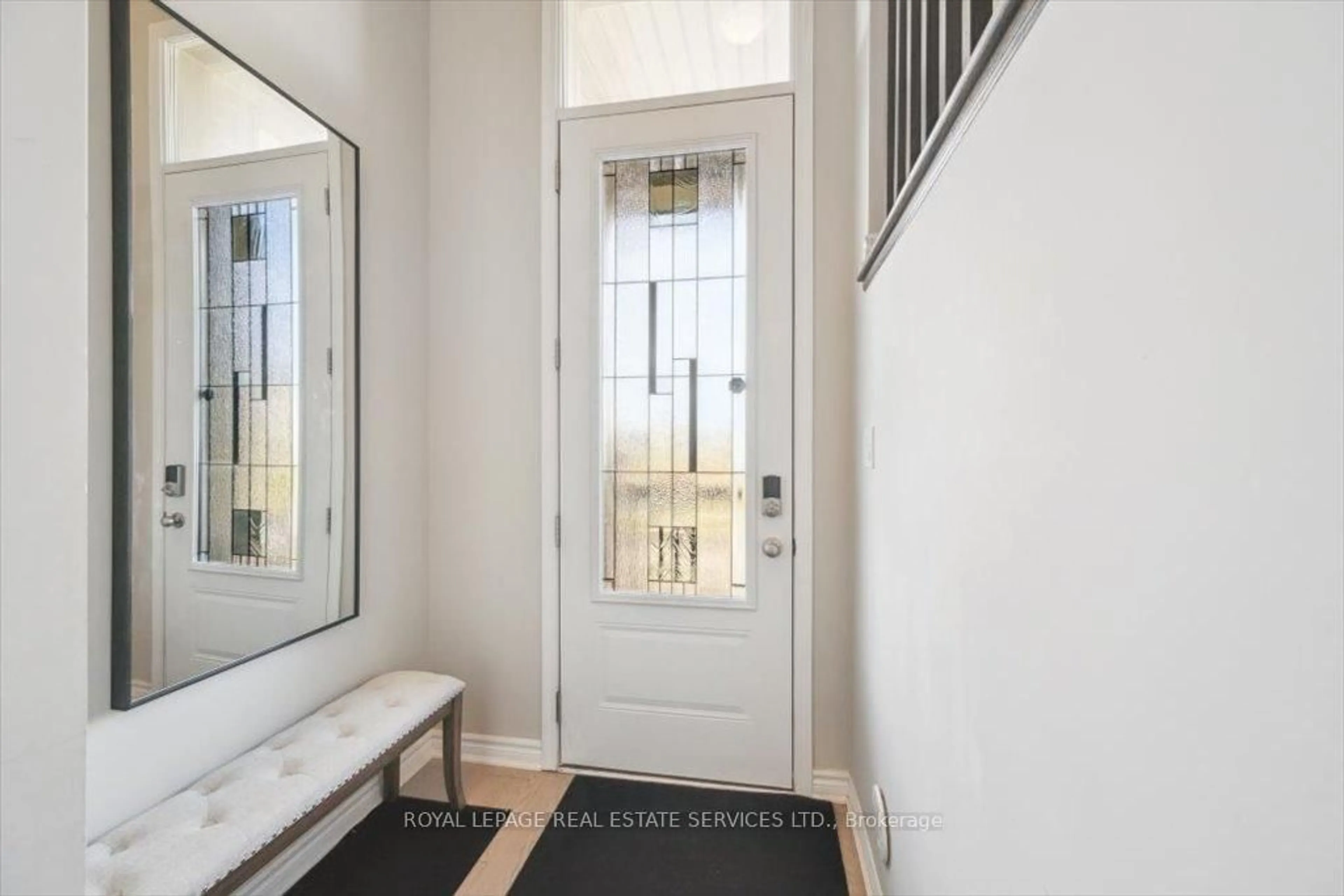 Indoor entryway for 3043 John McKay Blvd, Oakville Ontario L6H 4K5